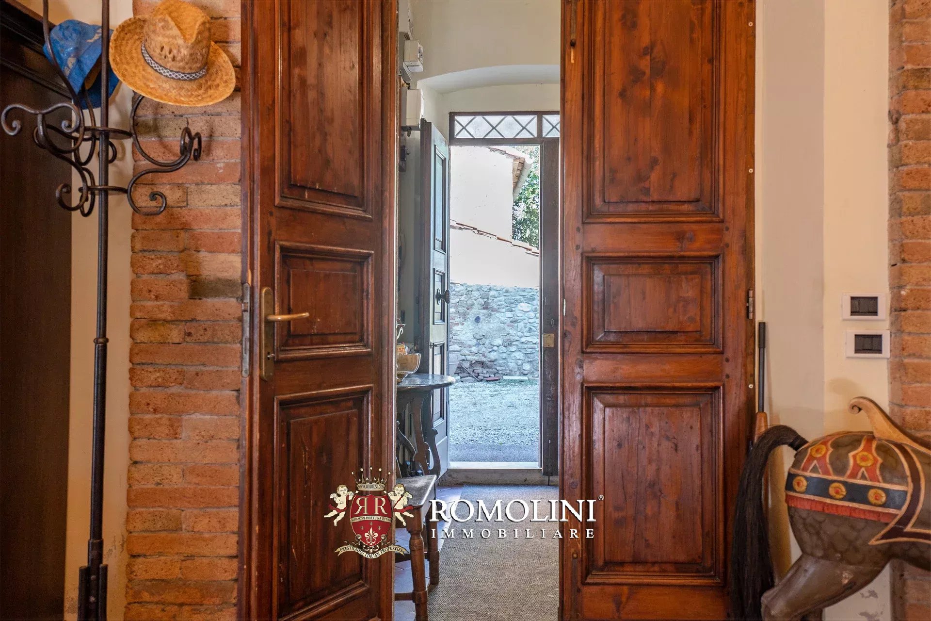 7 Bedroom Villa/Townhouse's Image 38