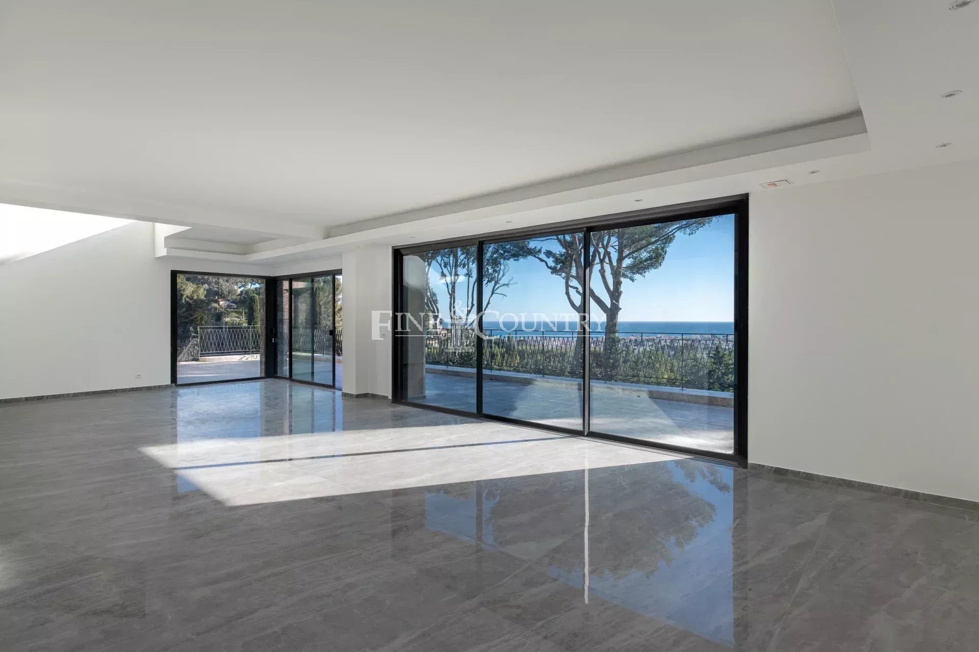 Photo of Villa for sale in Mougins with panoramic sea view