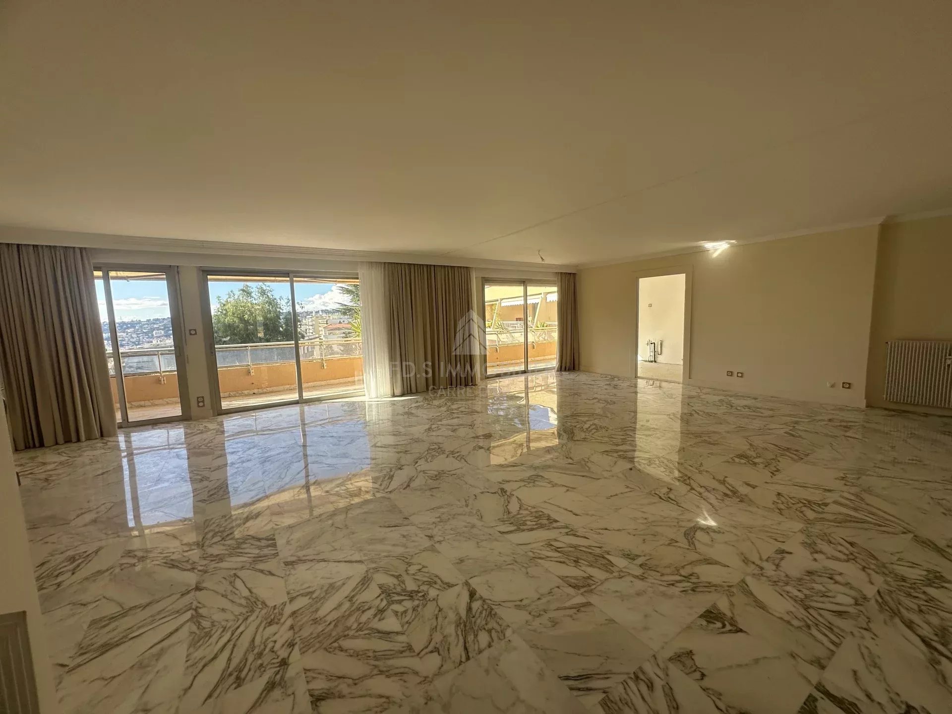 Agence immobilière de FDS IMMOBILIER CARRÉ D'OR