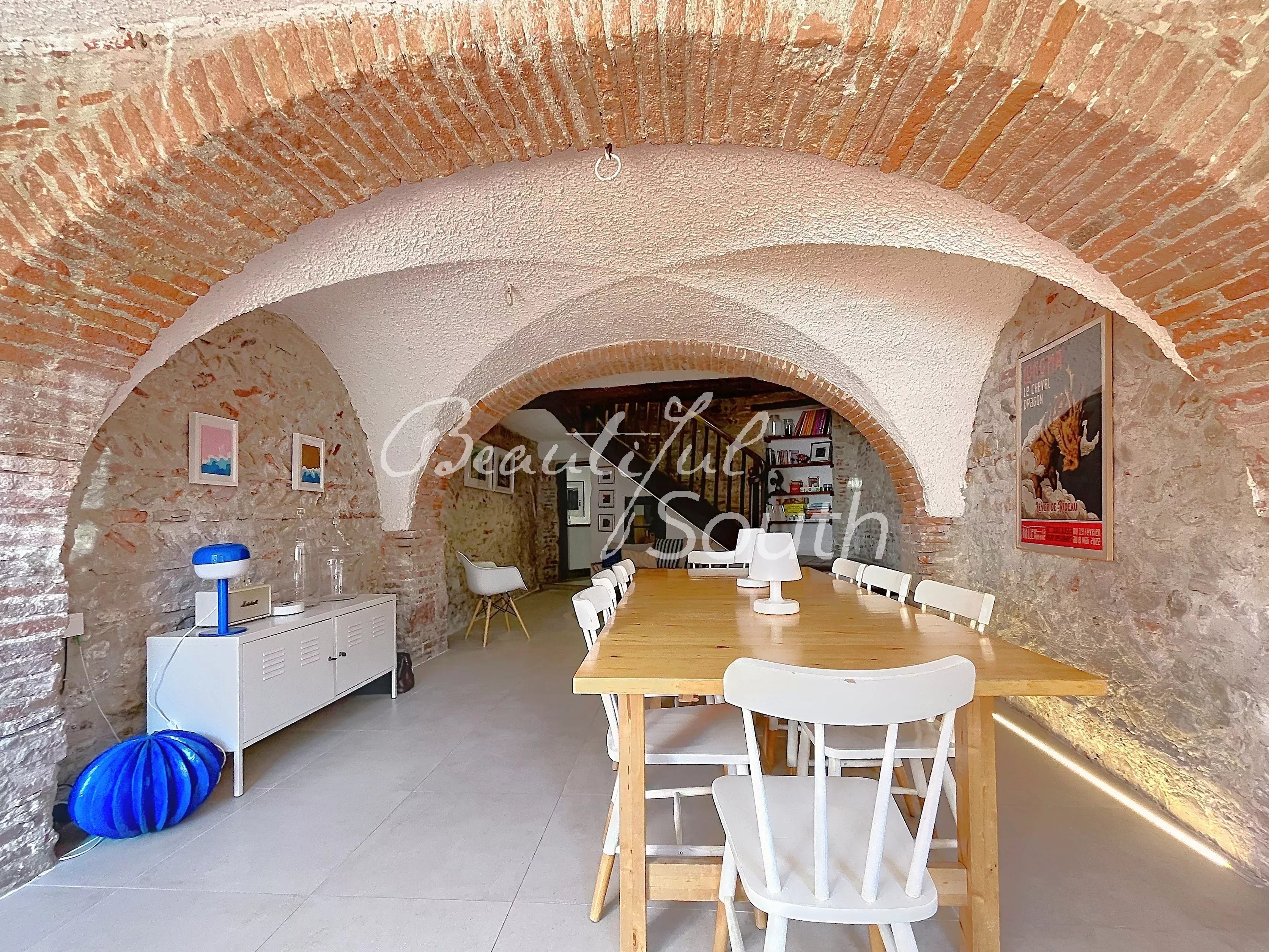 Sale Village house Claira