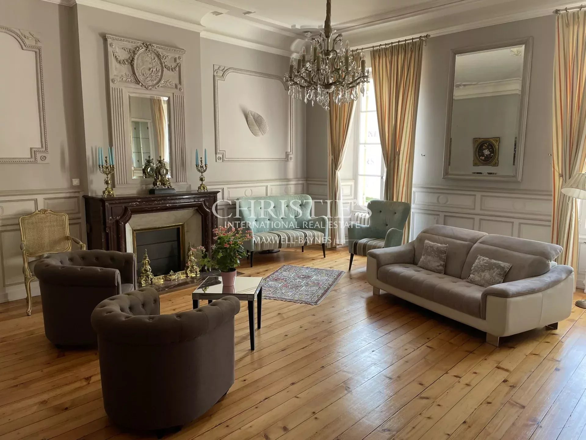 9 Bedroom Villa/Townhouse's Image 9