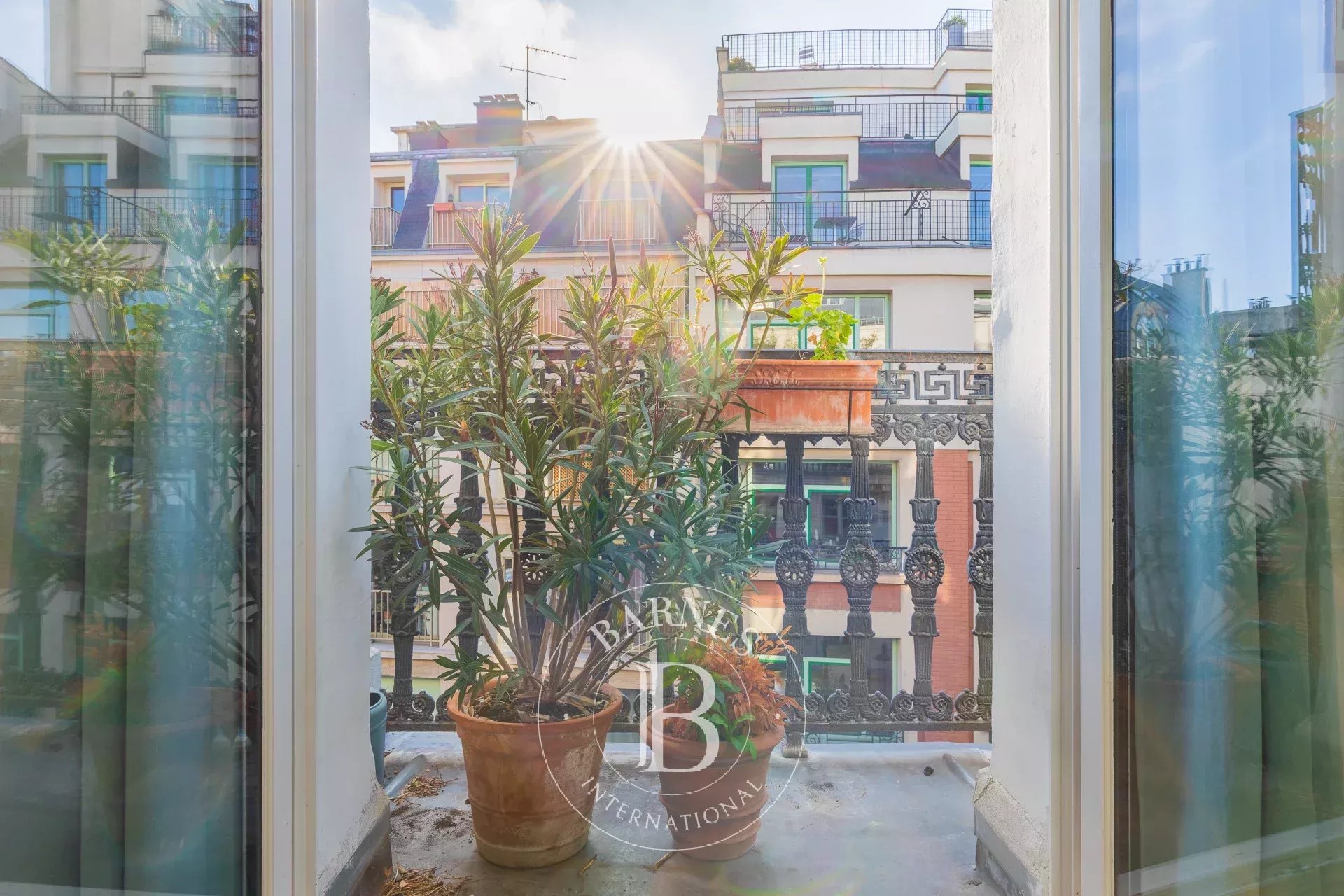 Daire Paris 10ème - picture 4