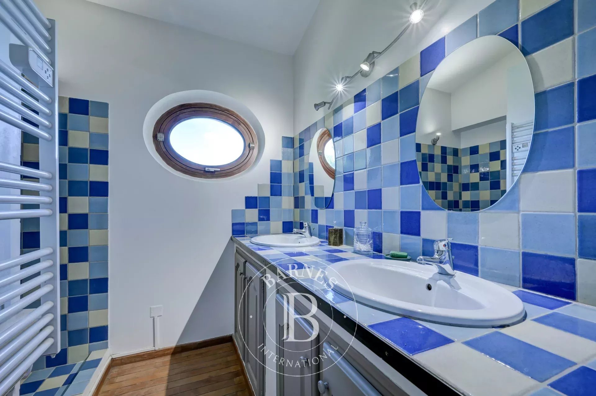 NORTH AIX EN PROVENCE-2400 SQFT HOUSE-4 BEDROOMSSWIMMING POOL - picture 18