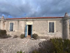 BONIFACIO – House to Renovate with Exceptional Views — photo 4 of 6