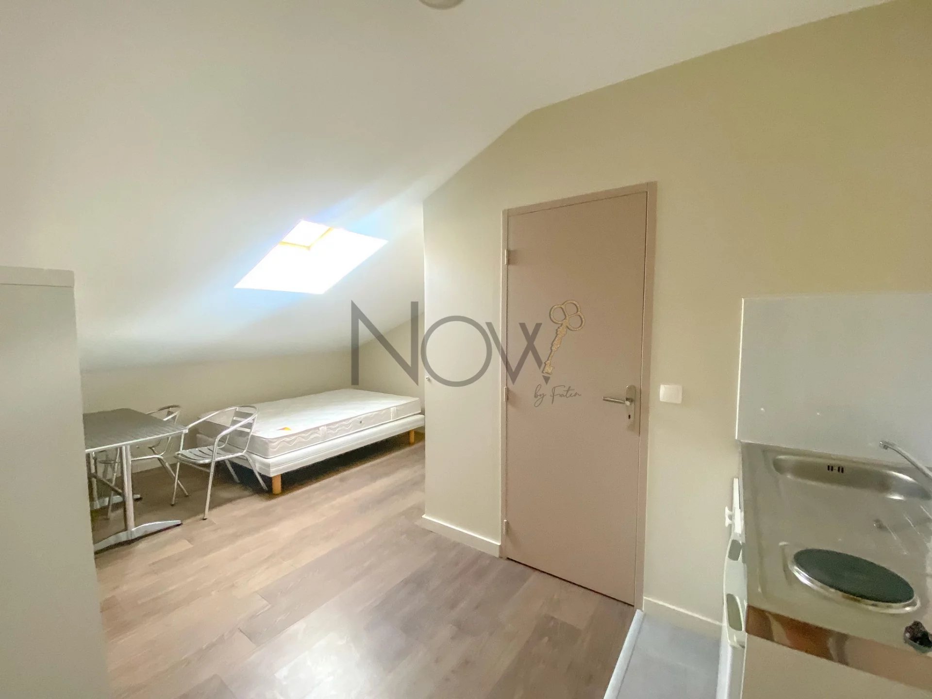 Studio meublé rénové - Intra muros
