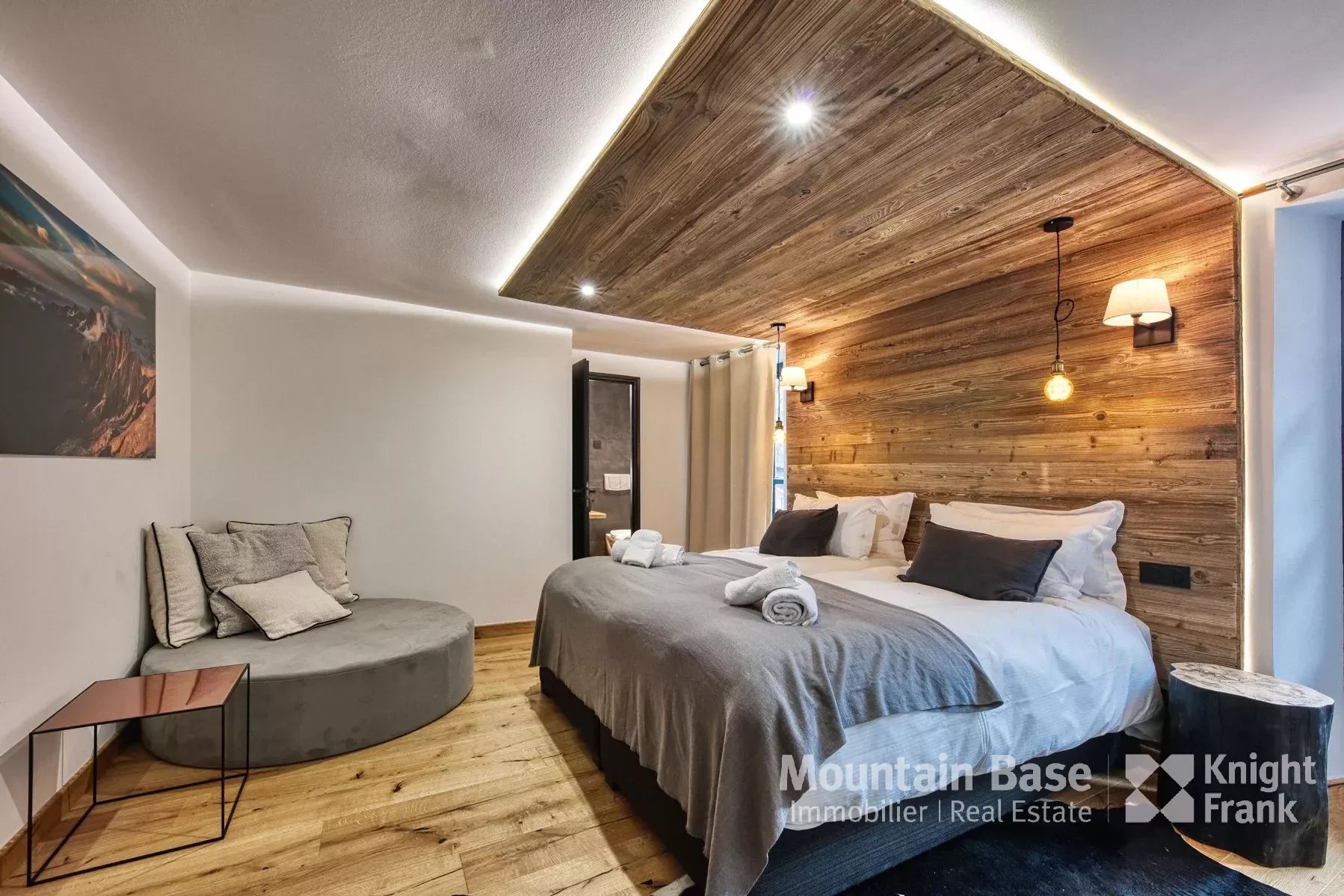 Photo of A fully renovated 8 bedroom townhouse in the traditional village of Argentière