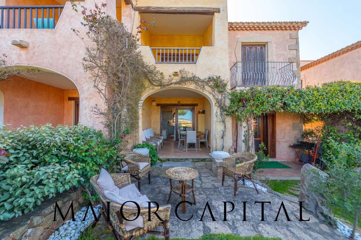 Pittulongu | Appartamento su due piani con piscina e vista mare