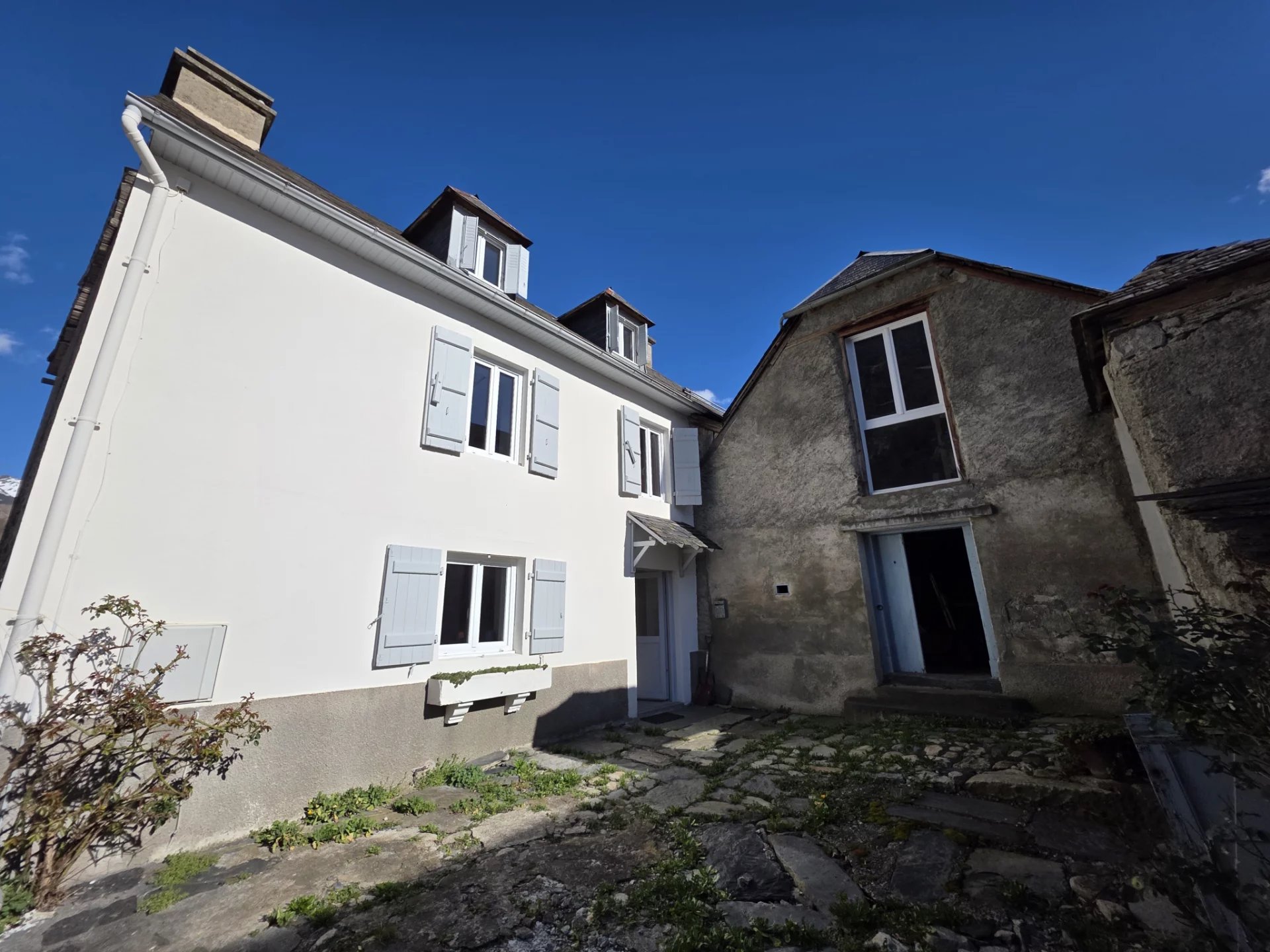 MAISON DE VILLAGE - ENTRE LUZ ST SAUVEUR et BAREGES