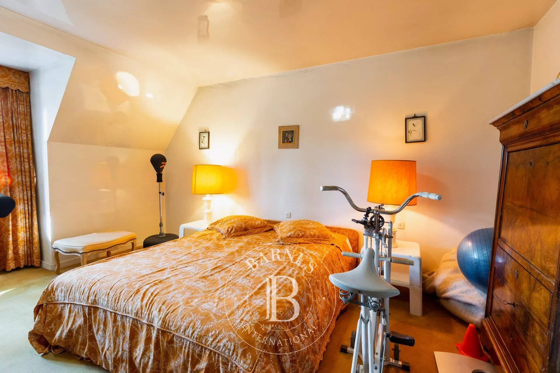 Hoeilaart - Exceptional villa to renovate, close to the Sonian Forest