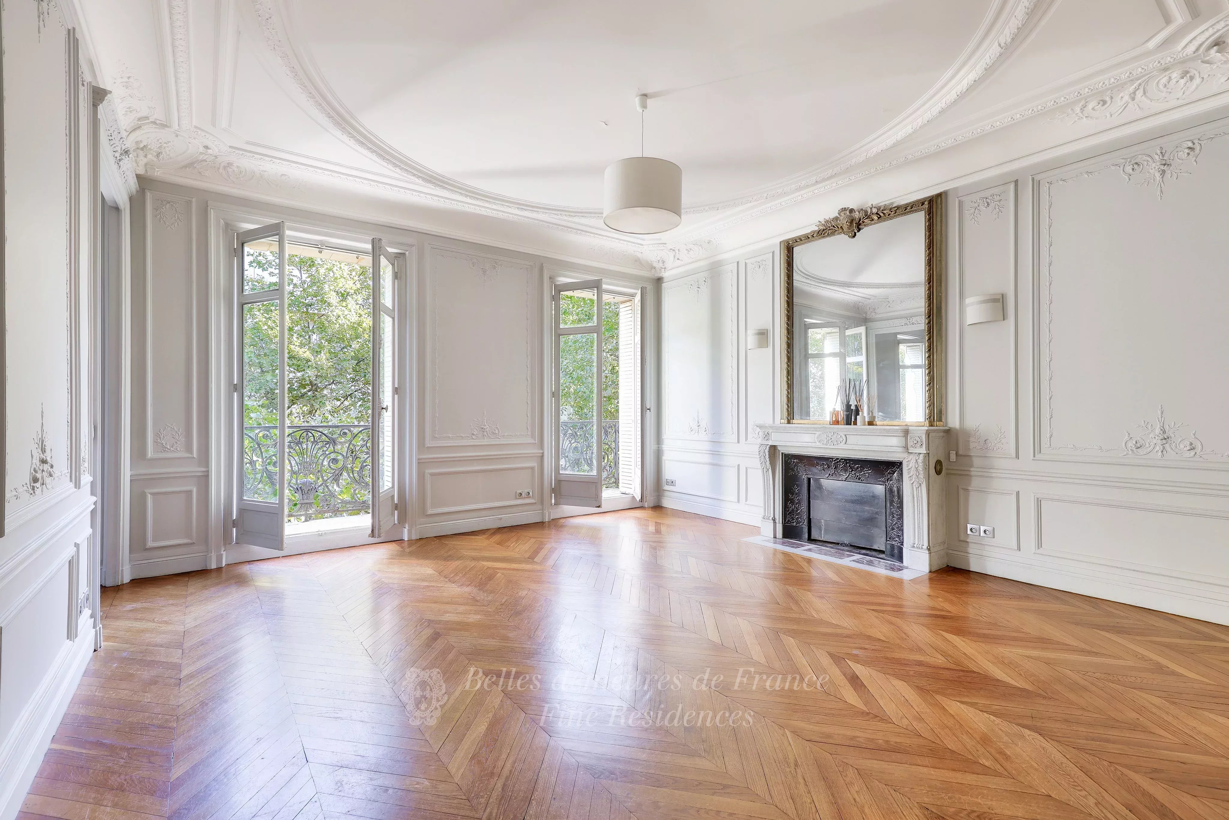 Sale Apartment Paris 7th