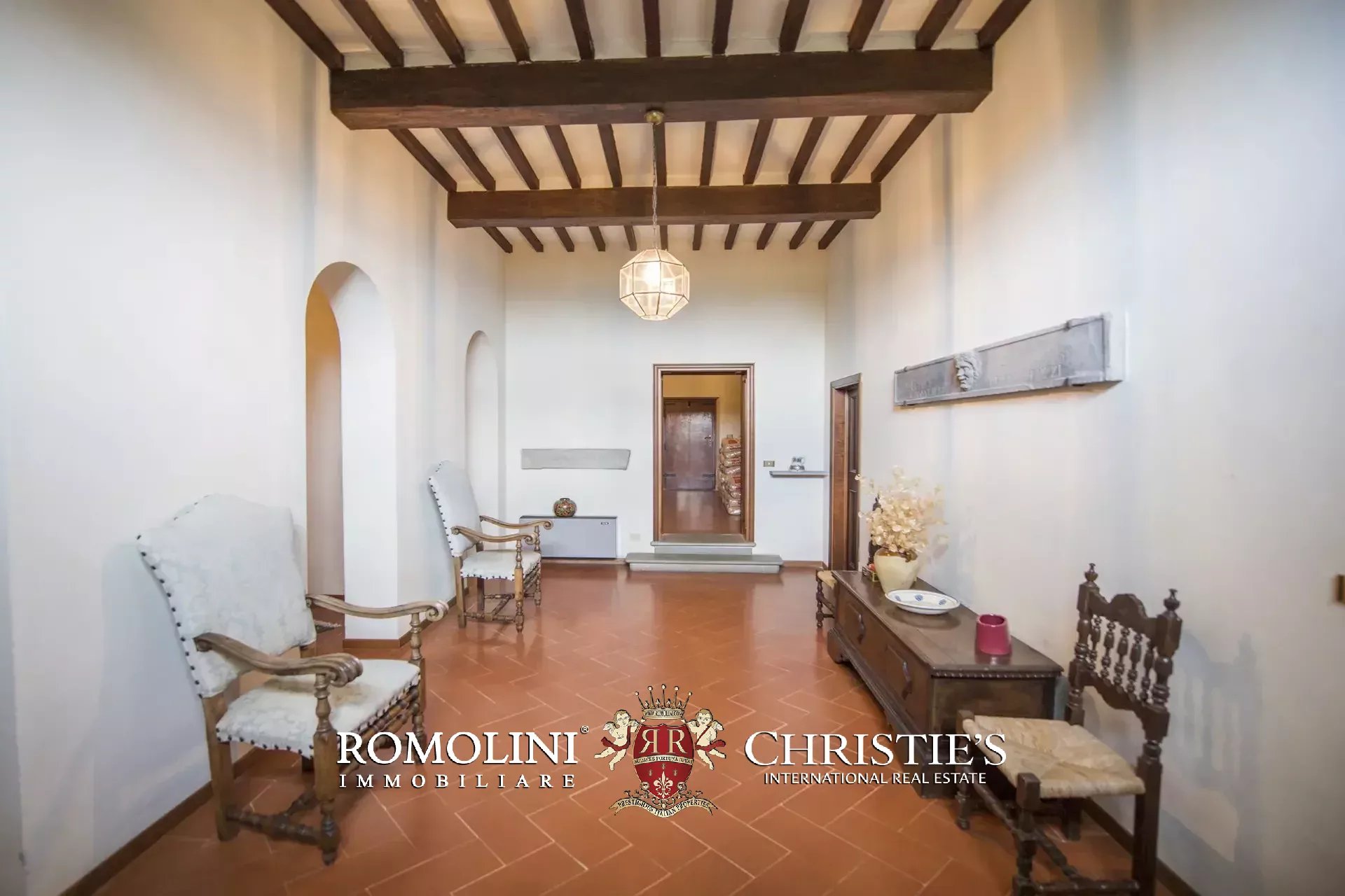 6 Bedroom Villa/Townhouse's Image 22