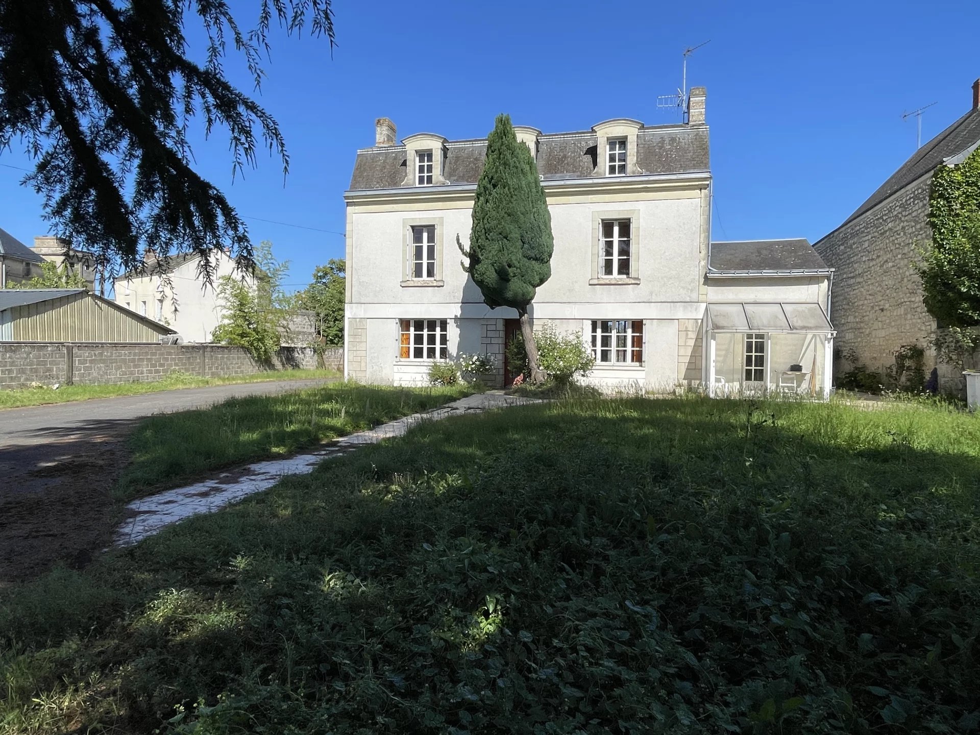 Maison familiale avec dépendances - 127 m²