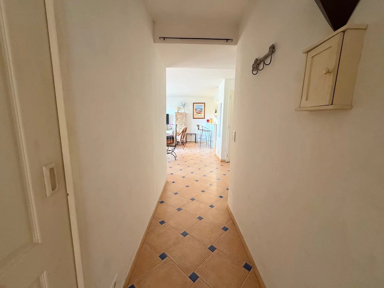 Roquebrune-sur-Argens | 3-room apartement with loggia overlooking a beautiful garden.