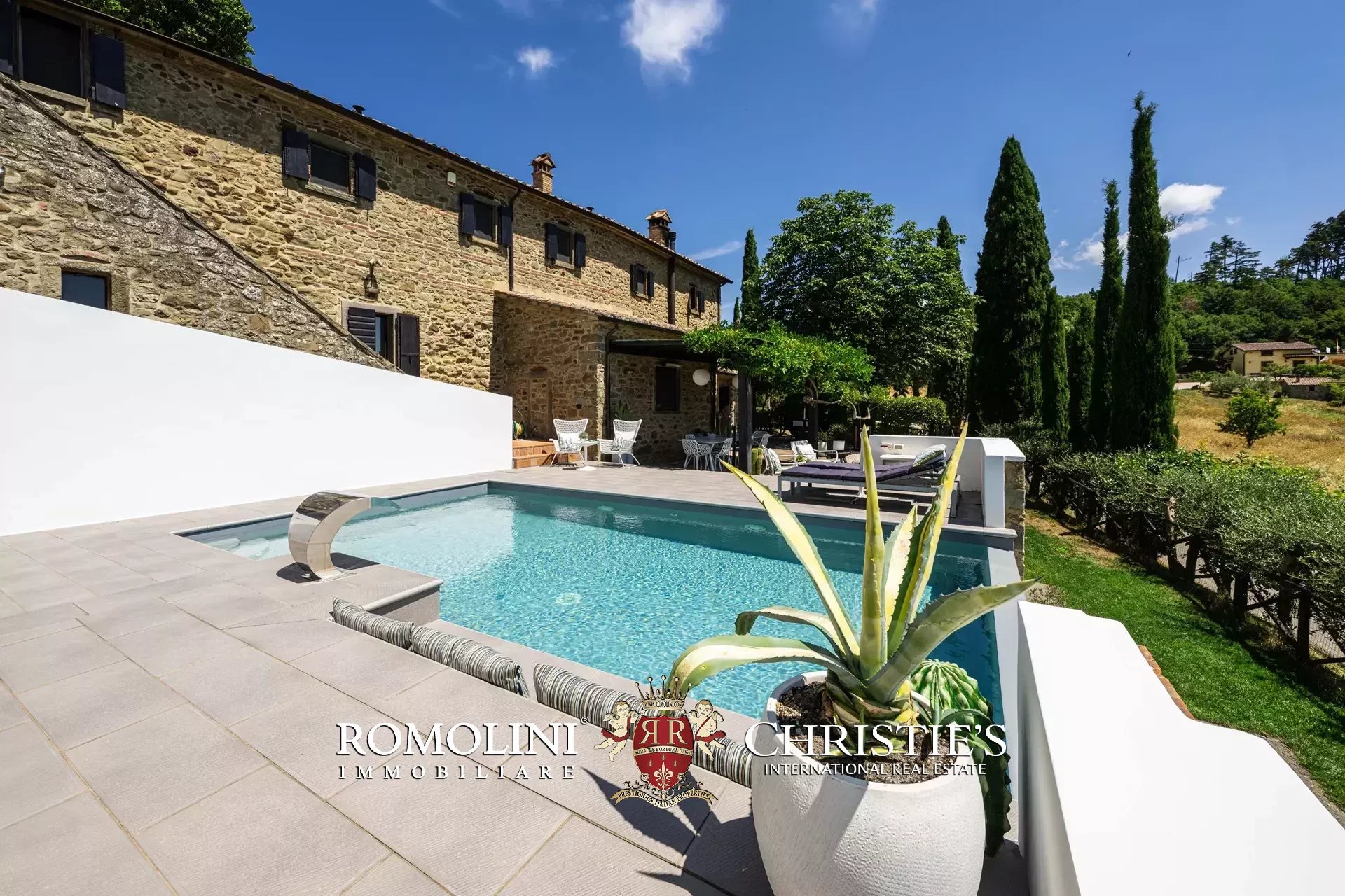 6 Bedroom Villa/Townhouse's Image 7