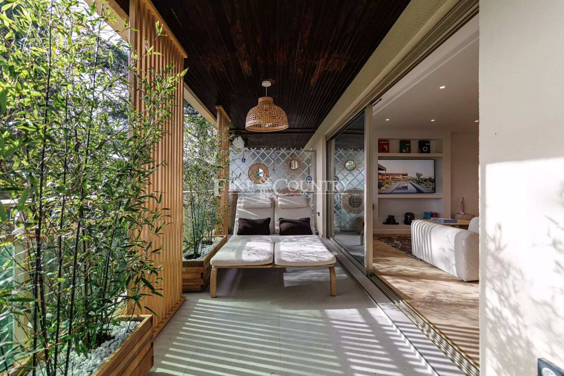 Photo of For Sale – 2-Bedroom Apartment – Cannes Montrose