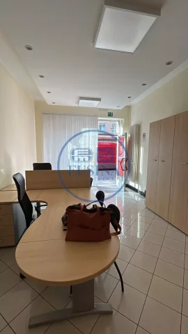 Negozio---Locale-commerciale-in-affitto---Bolzano-3