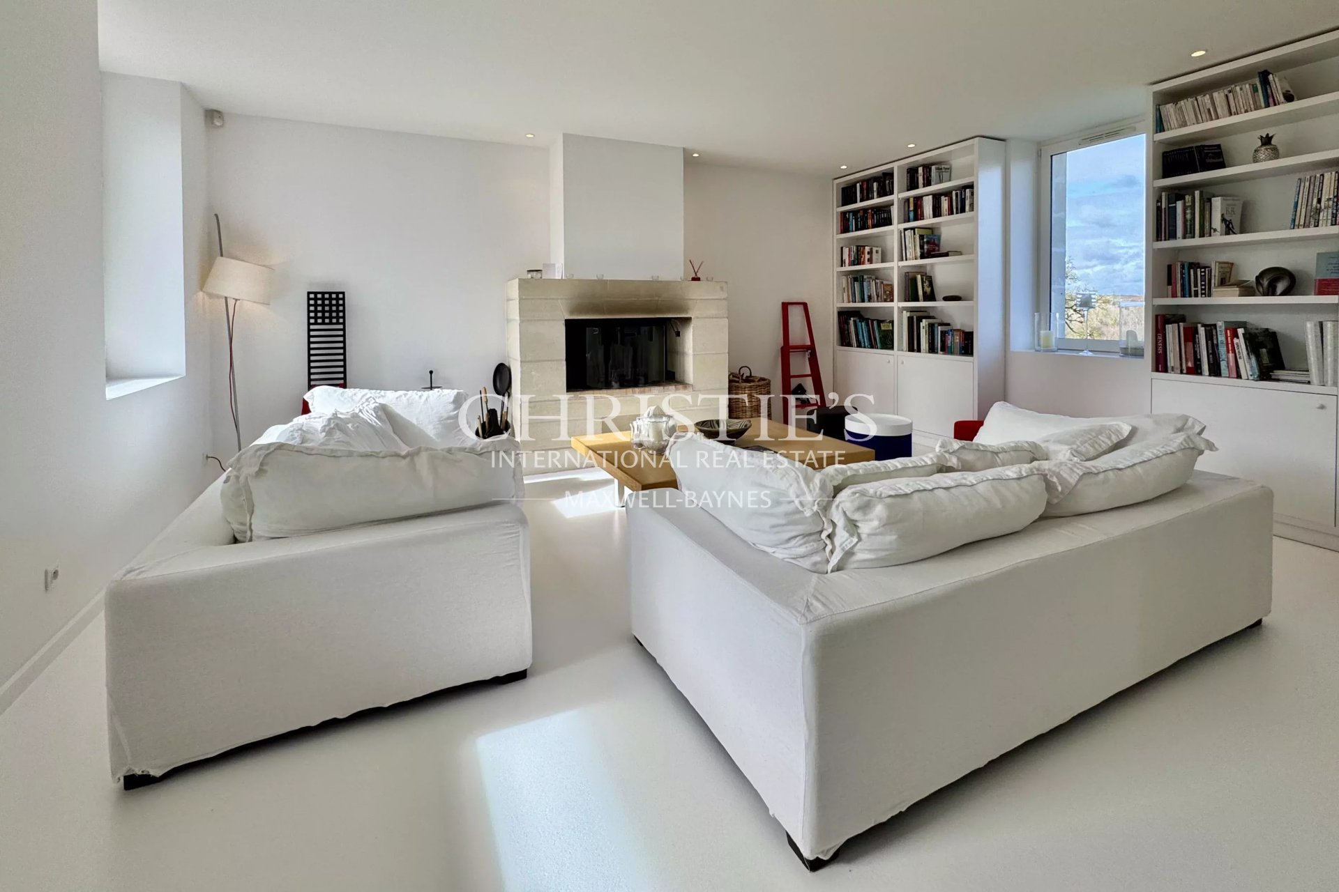 6 Bedroom Villa/Townhouse's Image 11