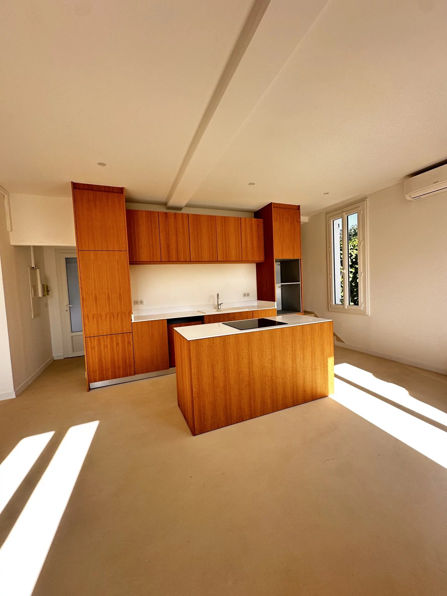 Magnifique Duplex, Rénové !