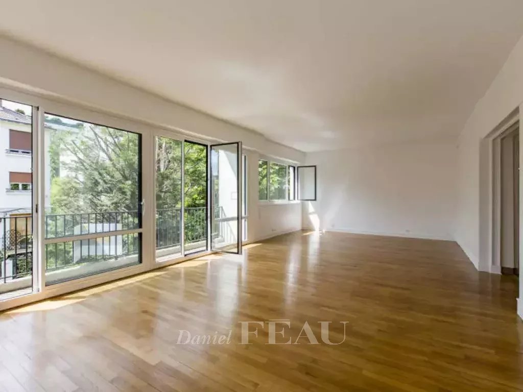 Rental Apartment Neuilly-sur-Seine