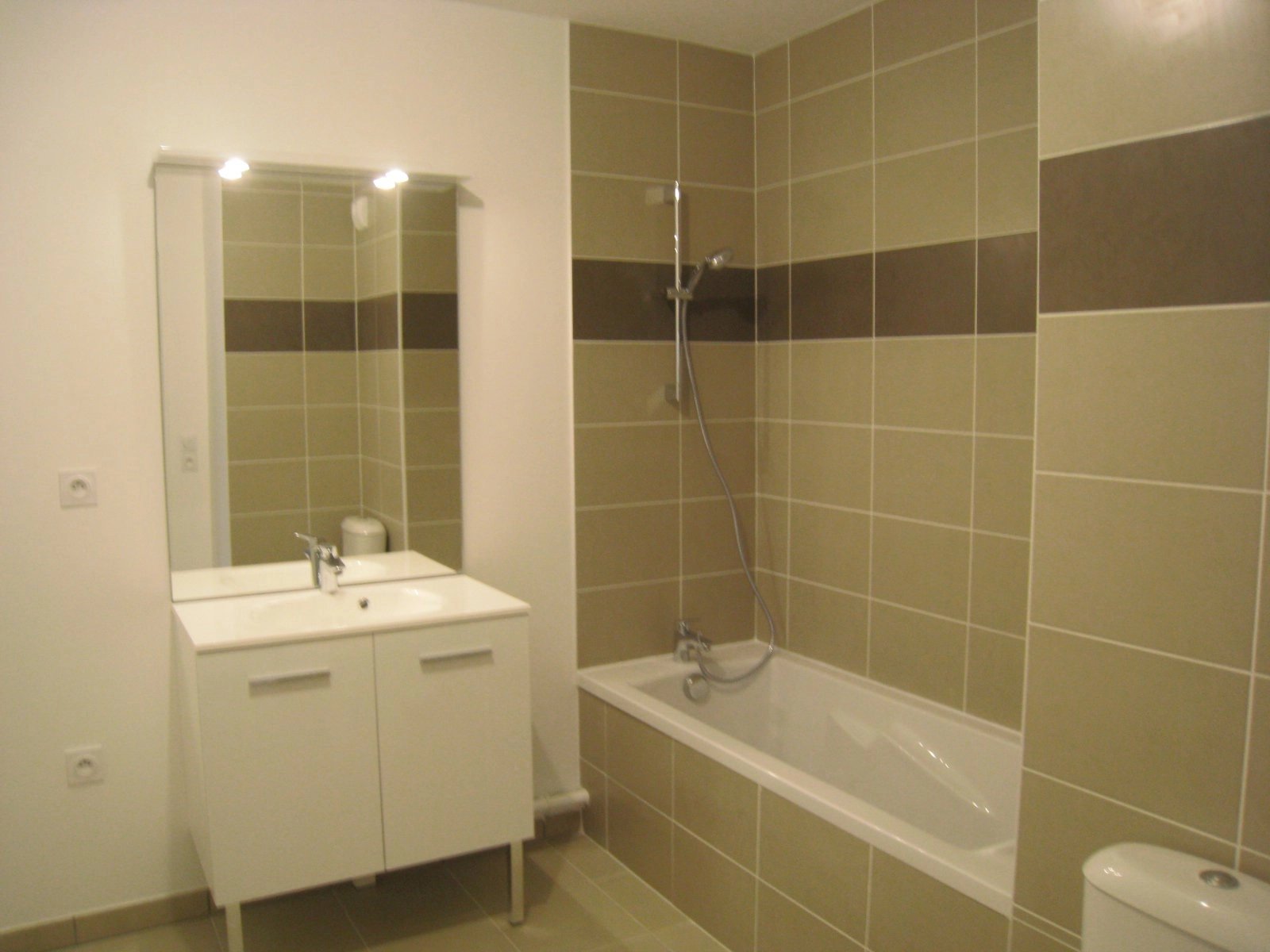 480586 Location Villeurbanne