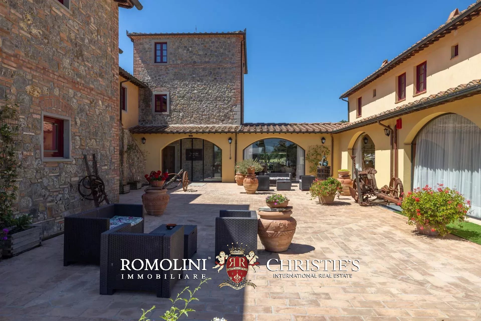 63 Bedroom Villa/Townhouse's Image 45
