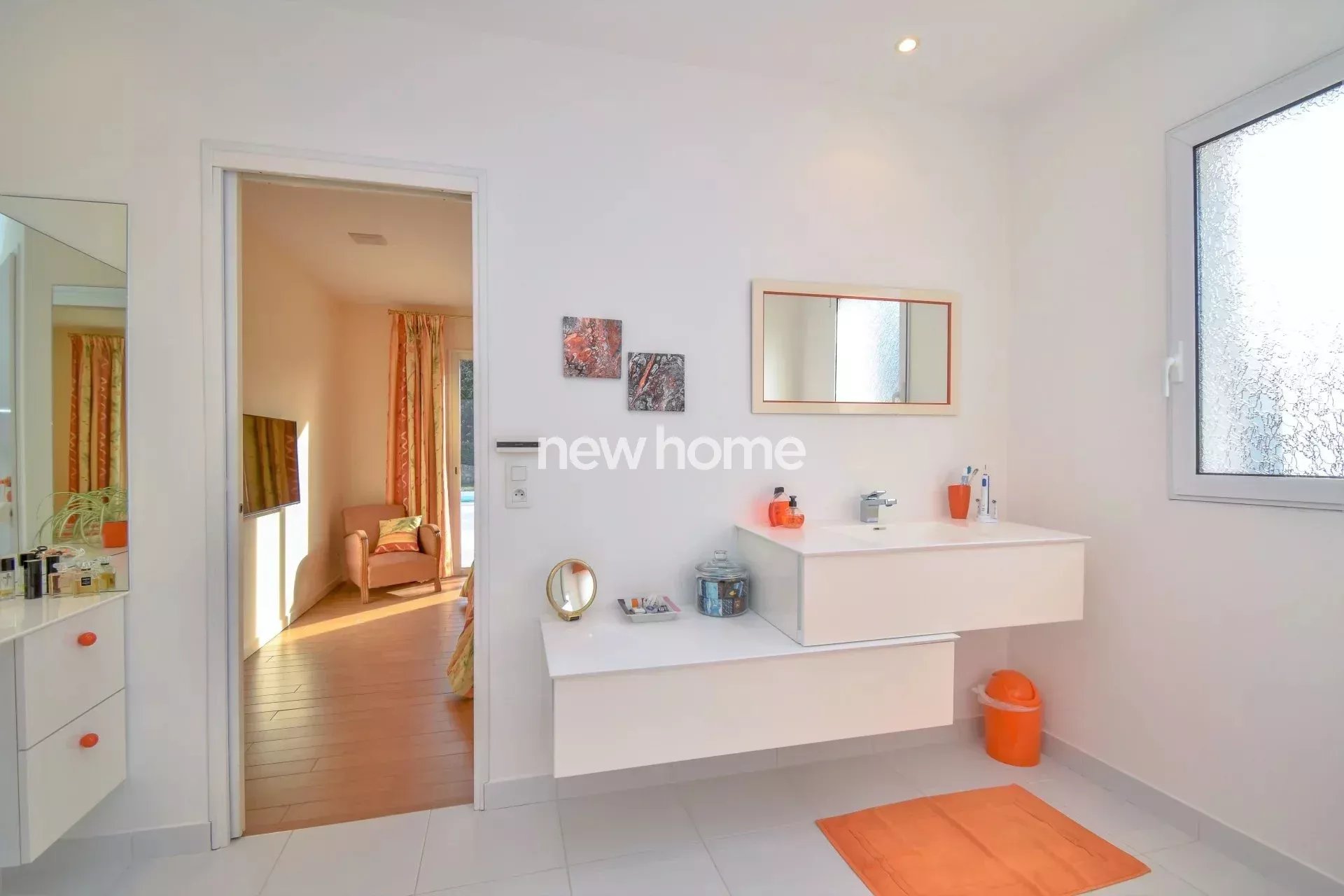 Magnifique villa de 220 m² avec tout le confort moderne à pied du village de Lorgues