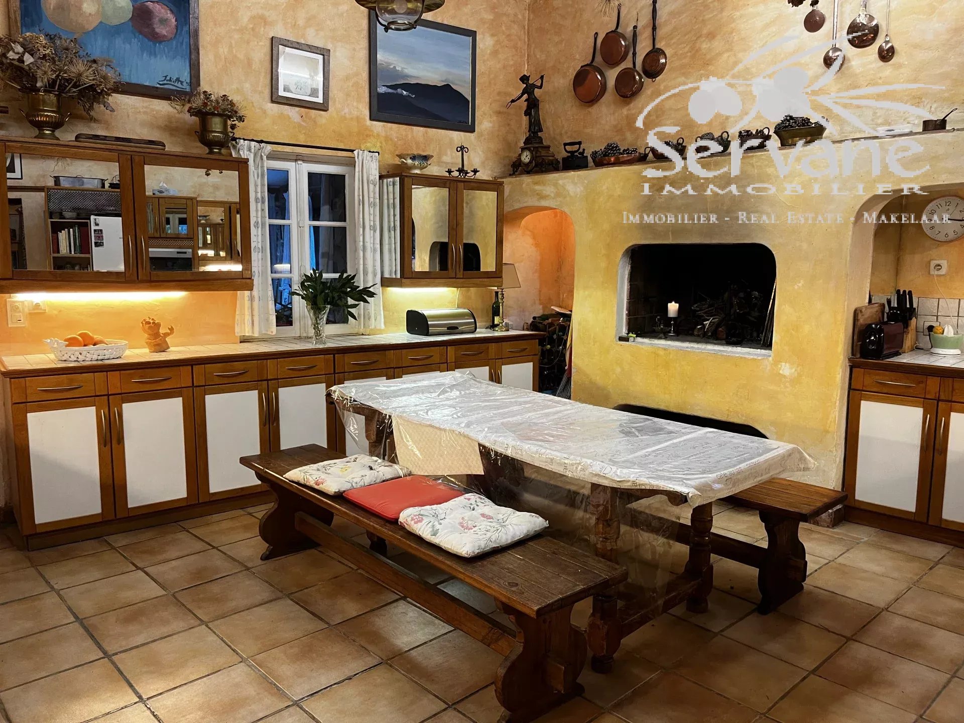 FOR SALE STONE PROPERTY WITH ANNEXES