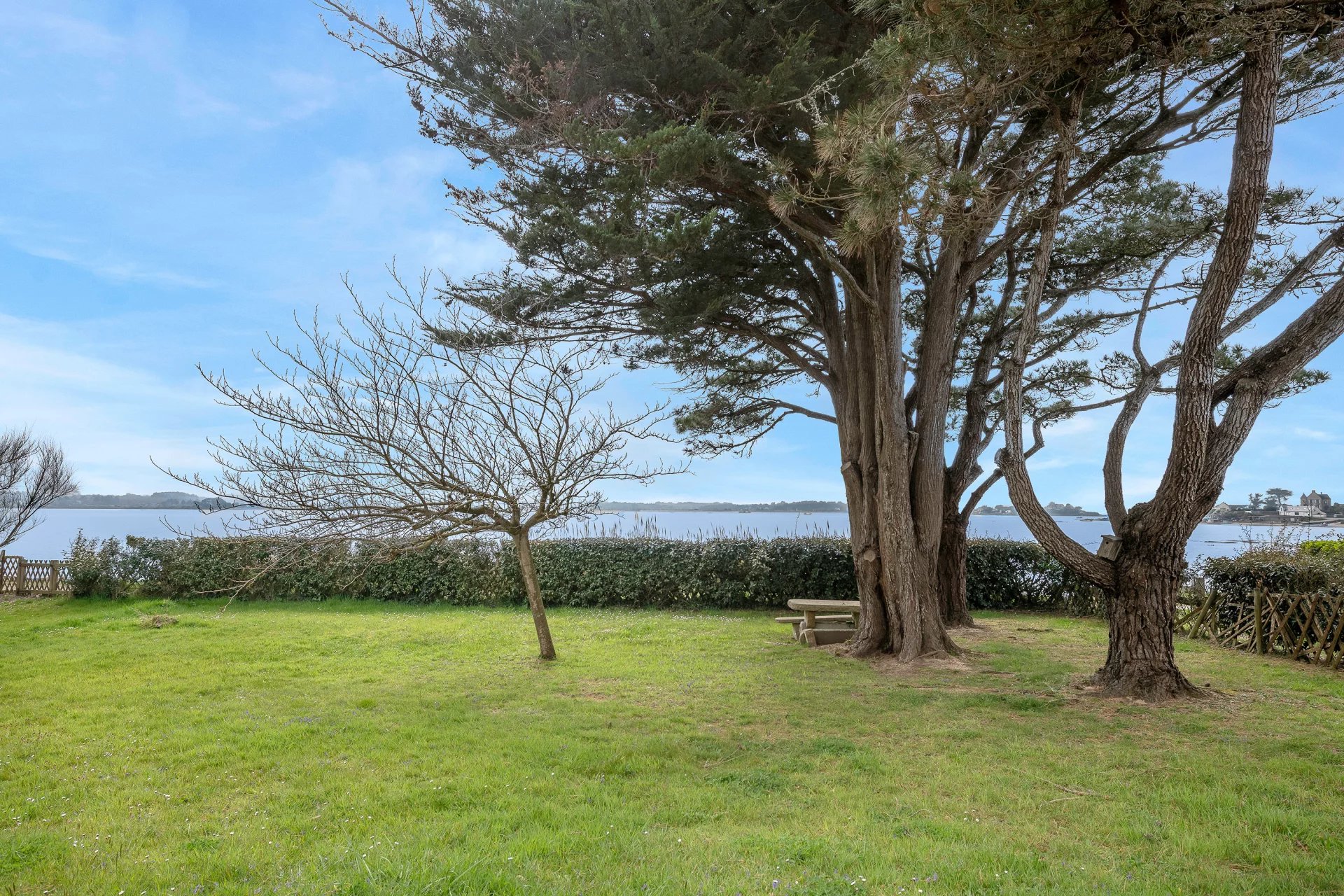 PEN BÉ - Beautiful thatched cottage facing the sea - picture 1