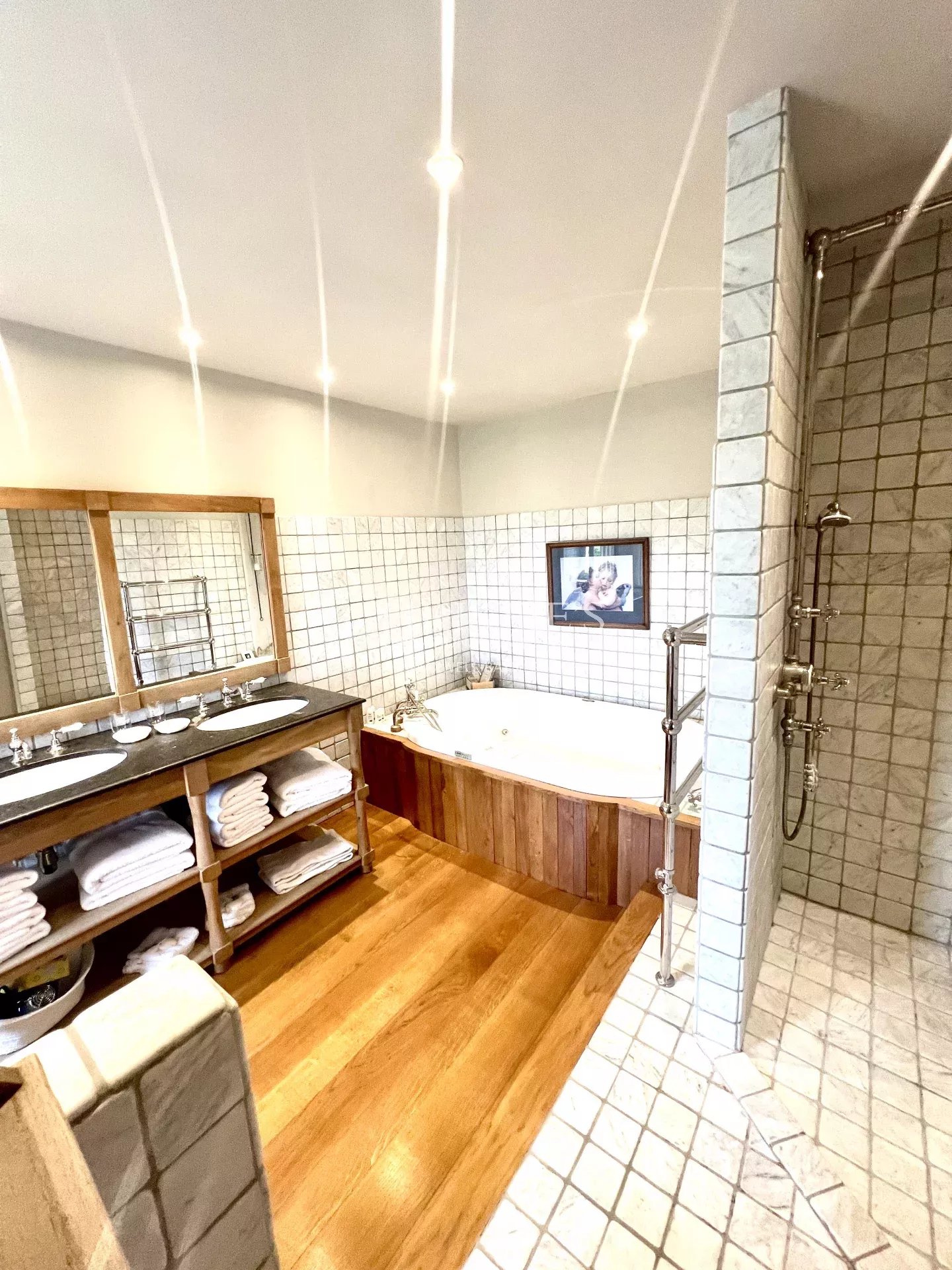 6 Bedroom Villa/Townhouse's Image 11