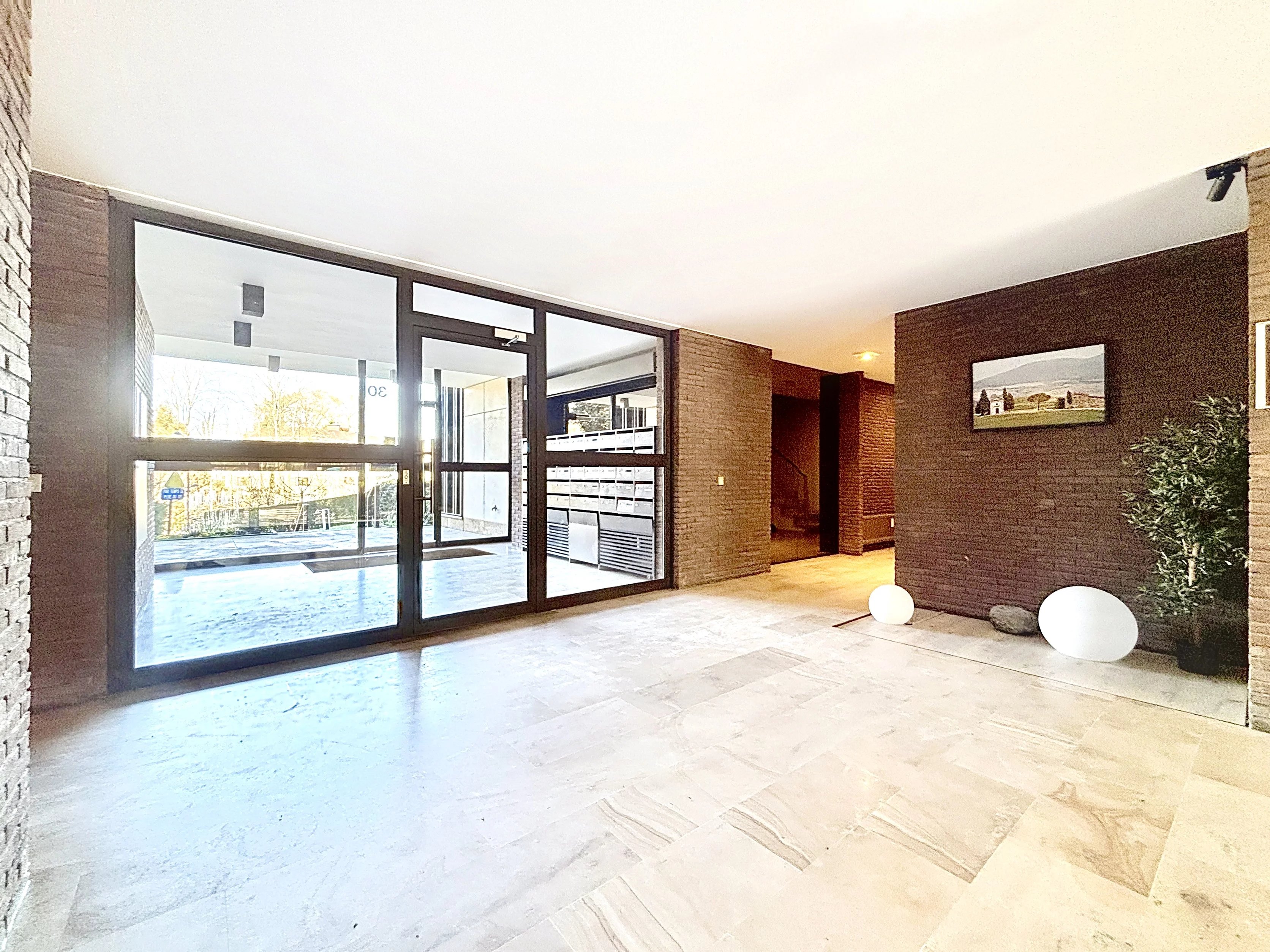 Appartement 3 chambres, terrasses, 2 garages