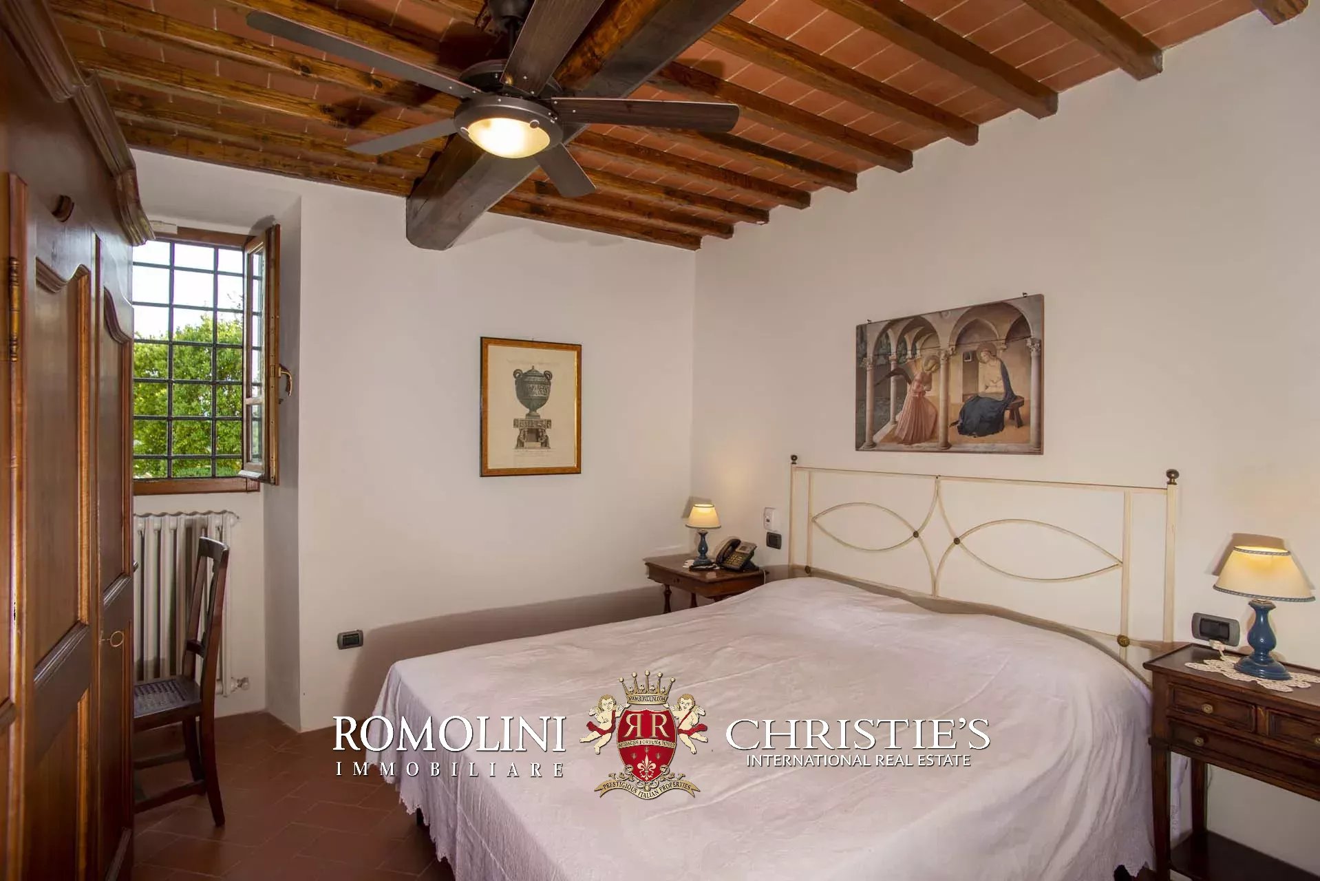 4 Bedroom Vineyard's Image 28