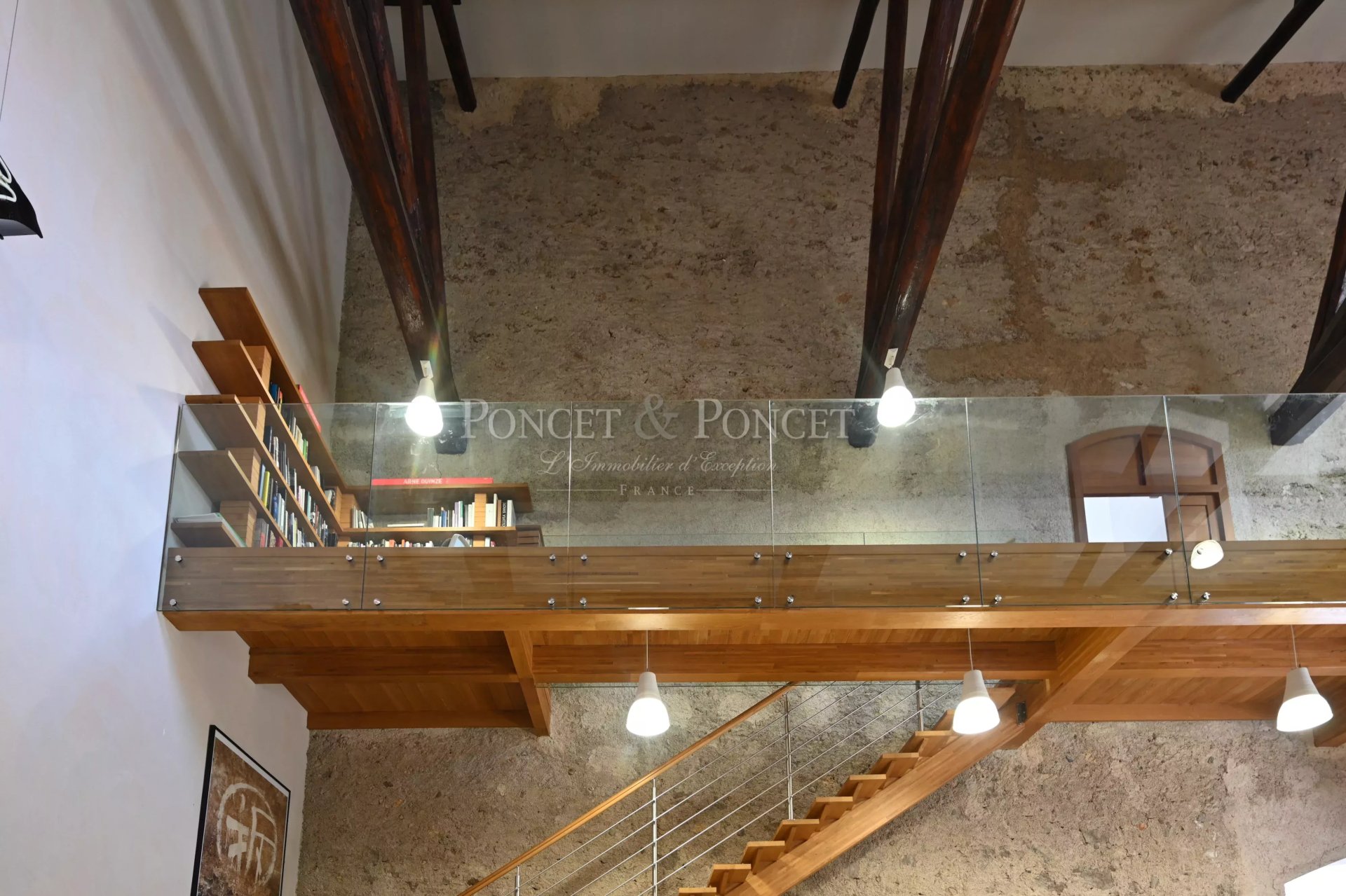 6 Bedroom Villa/Townhouse's Image 8