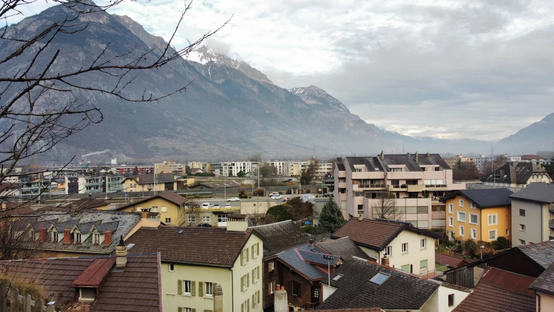 Belle maison contiguë