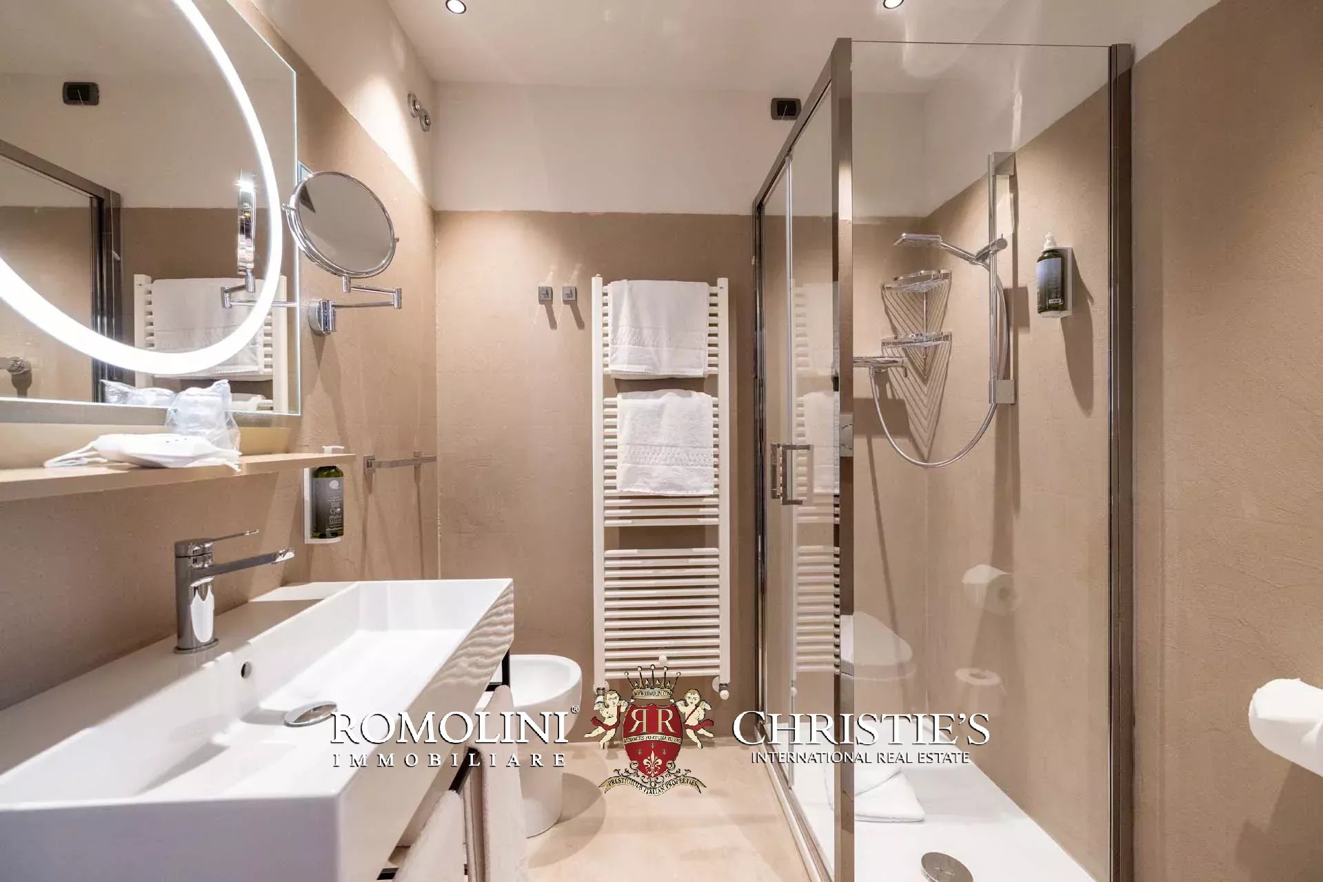 63 Bedroom Villa/Townhouse's Image 66