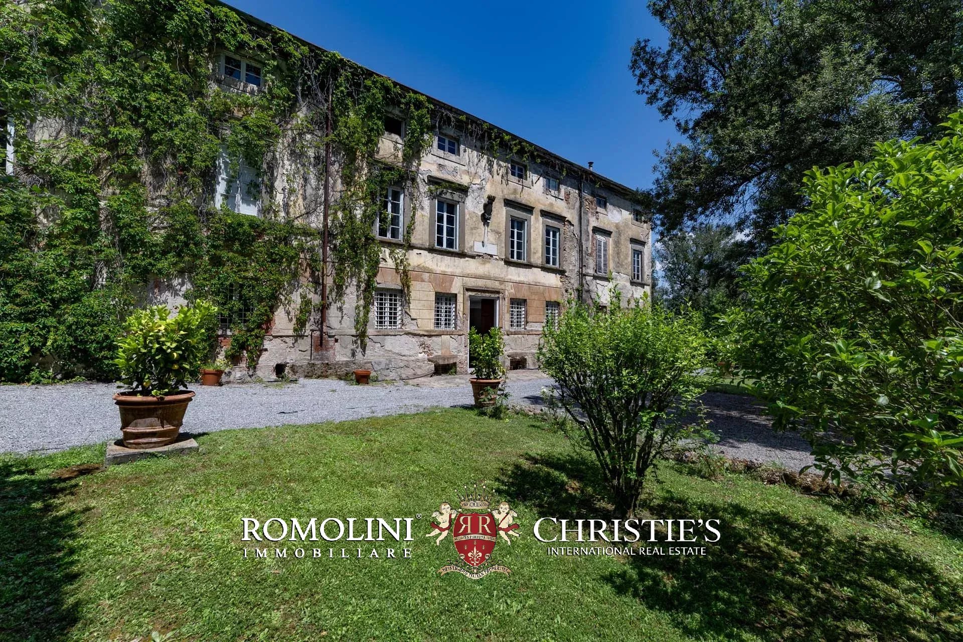 15 Bedroom Villa/Townhouse's Image 3