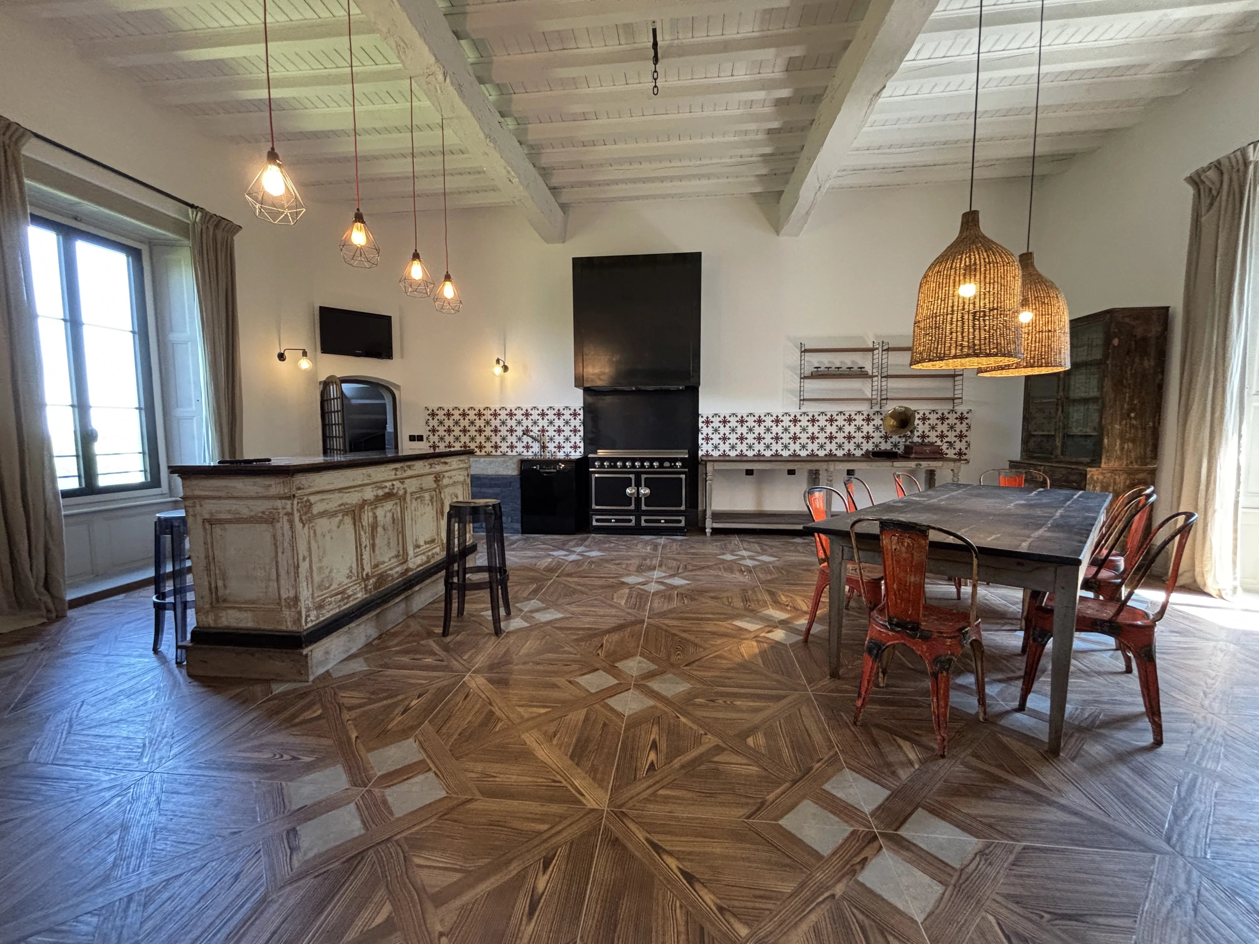 Außergewöhnliche Duplex-Wohnung mit 3 Schlafzimmern in renoviertem Schloss