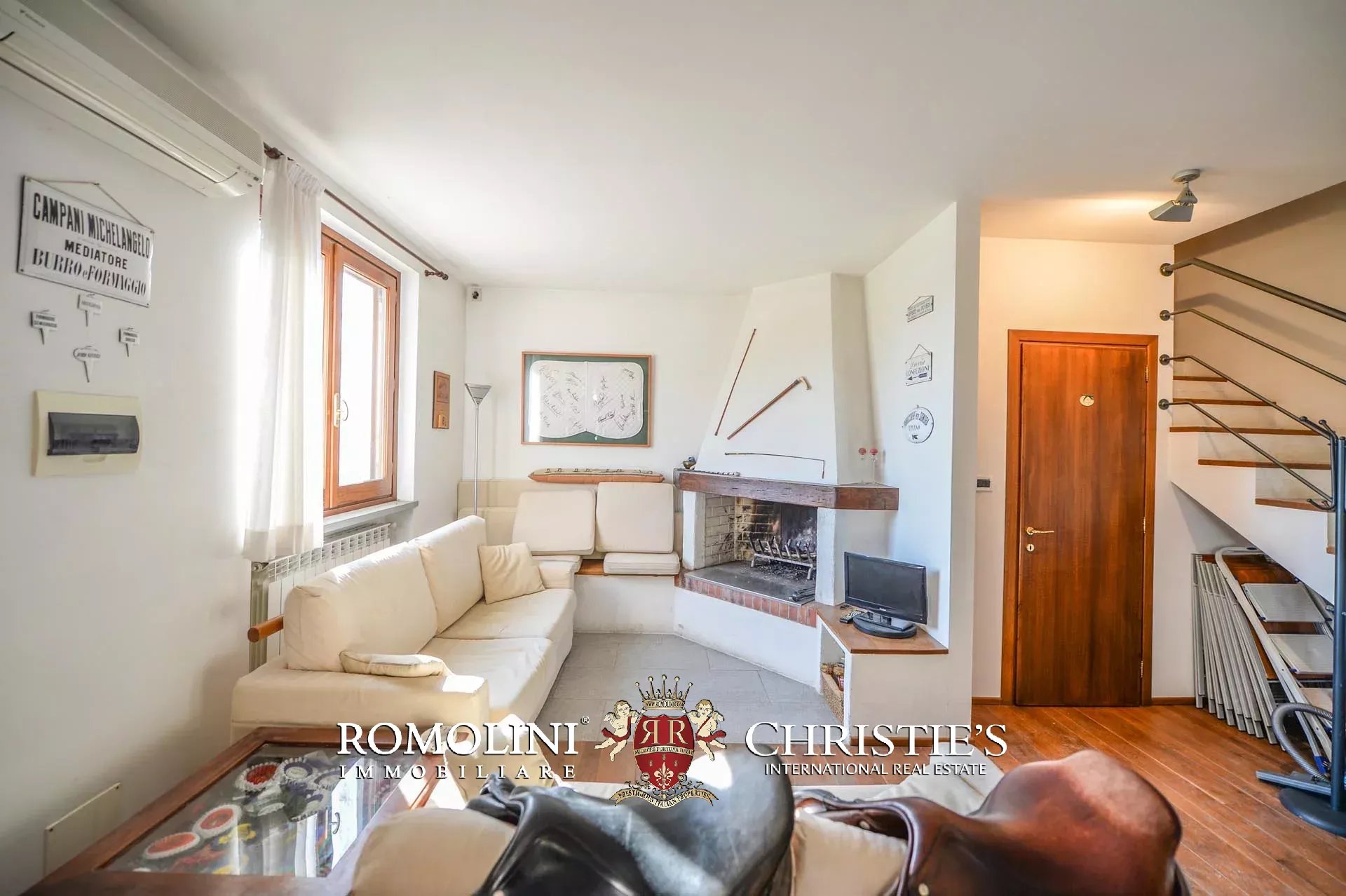 5 Bedroom Villa/Townhouse's Image 36