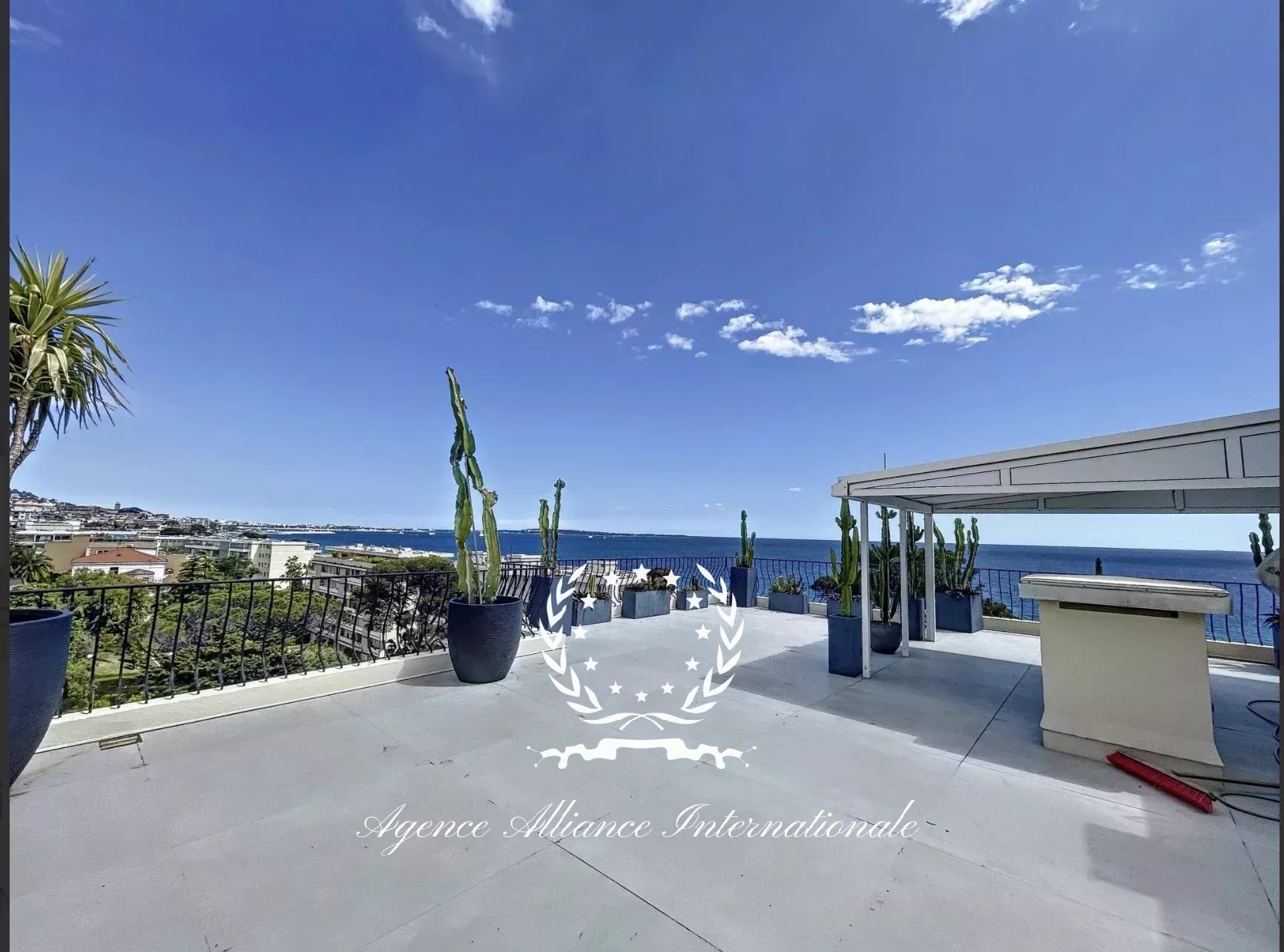 Villa sur le toit Cannes Plages du Midi