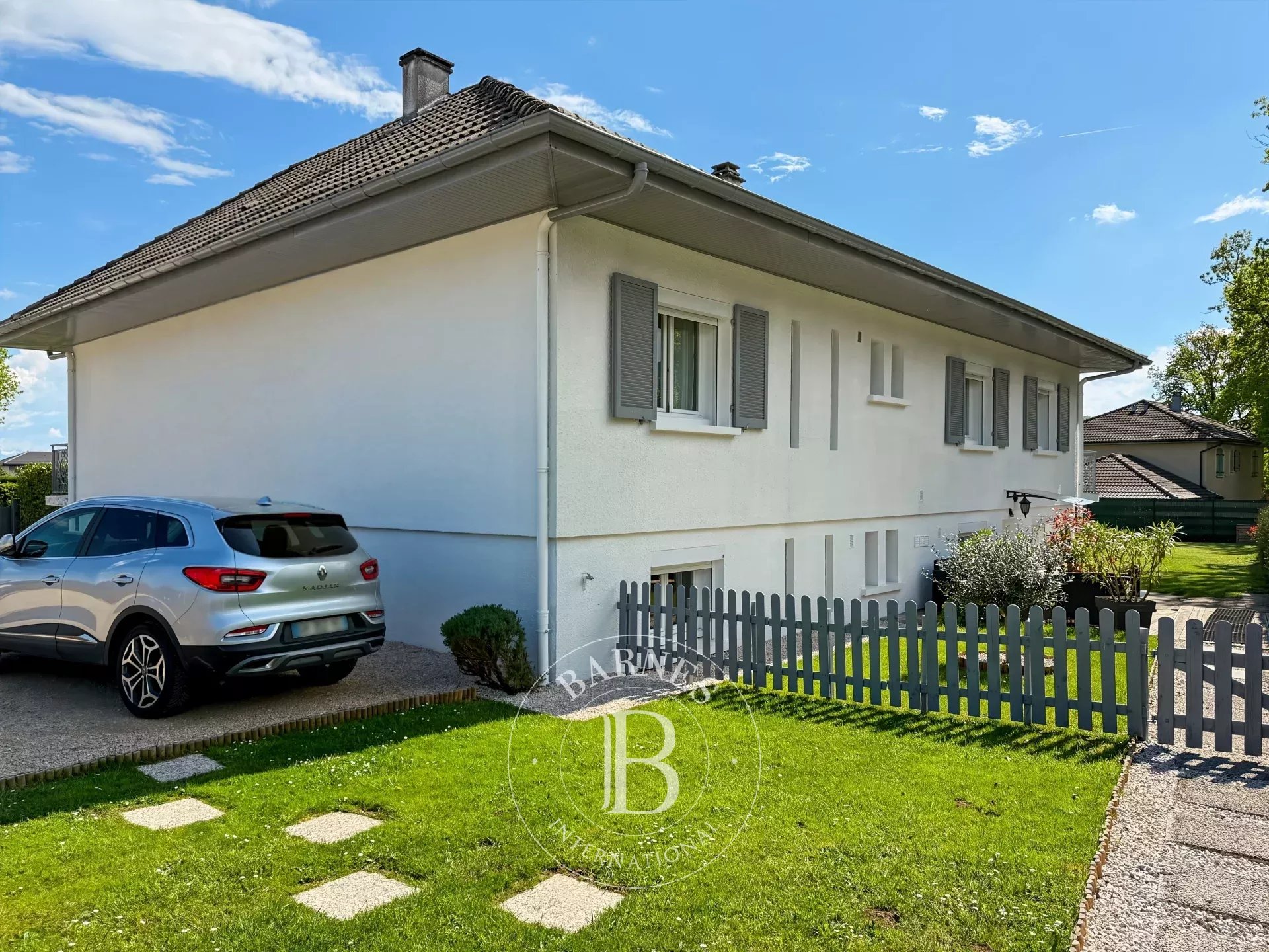 BARNES PAYS-DE-GEX - DIVONNE-LES-BAINS - RENOVATED VILLA + APARTMENT - picture 13