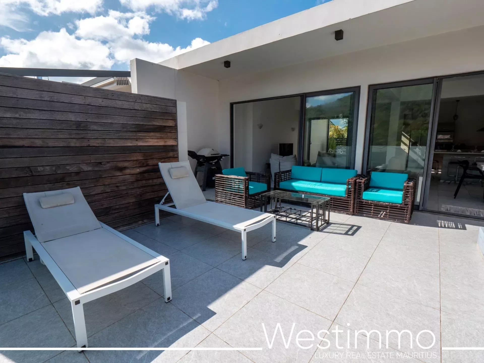 RIVIERE NOIRE - 3-bedroom penthouse for sale with dock - photo 5