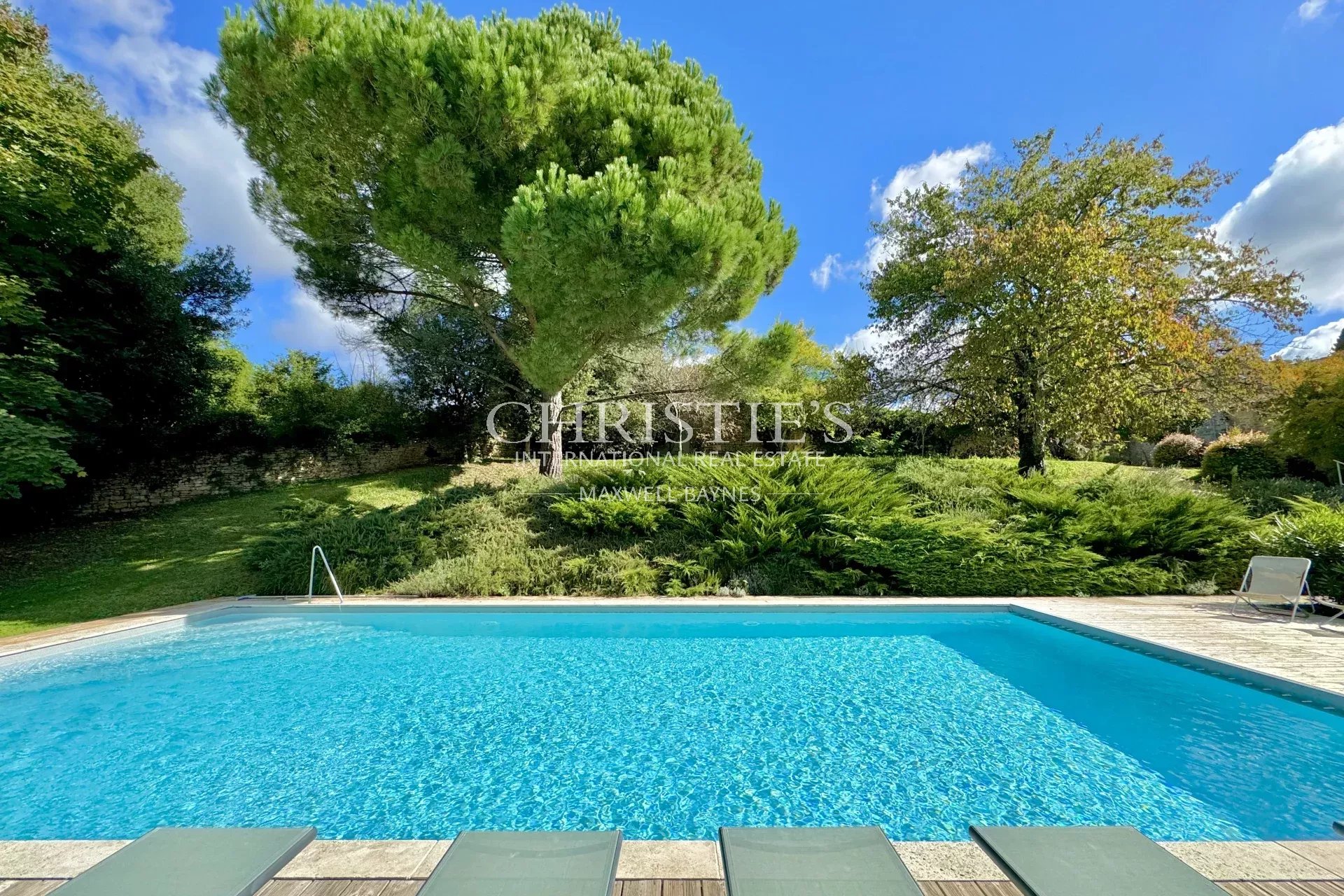 6 Bedroom Villa/Townhouse's Image 32