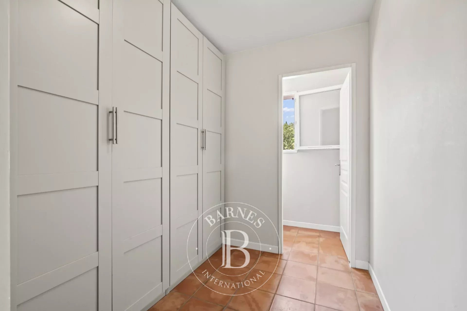 Le Muy  - Villa 7 Pi&egrave;ces 5 Chambres - picture 12