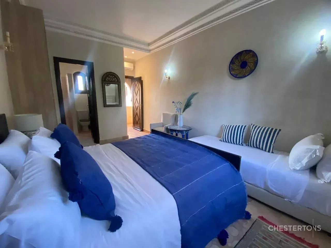  Image of Villa - 6 Bedrooms for Sale in Marrakech-Ménara-Marrakech-Morocco, Image 12