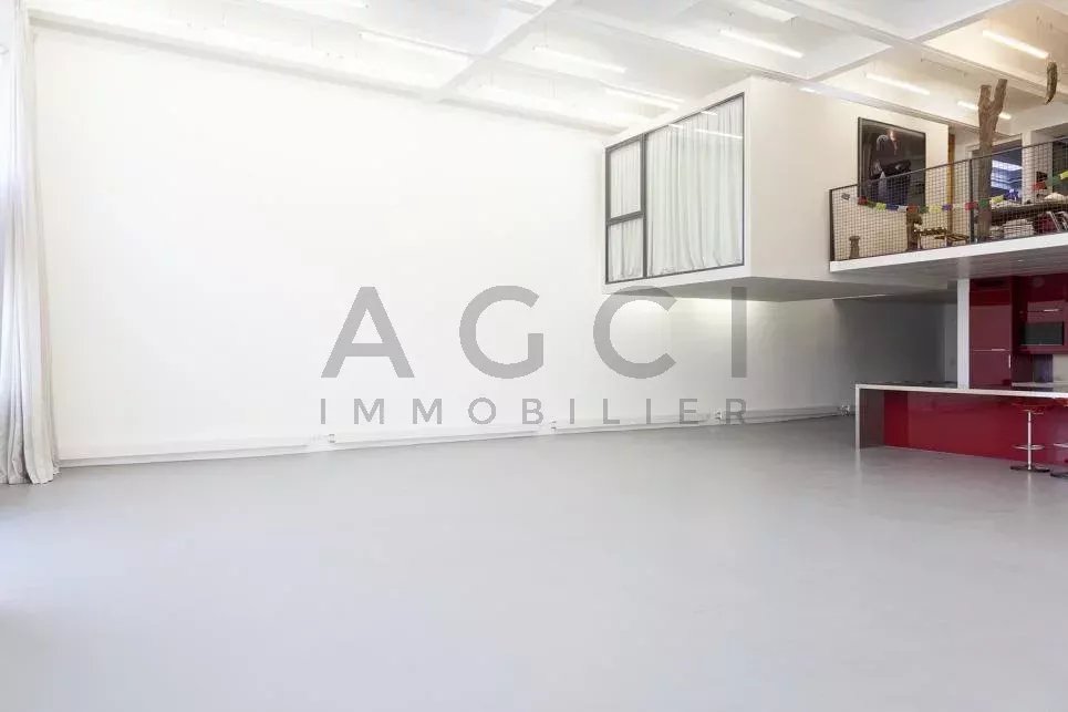 Loft de 395 m² avec Terrasse Privative à Proximité de Pont-Rouge - Photo 3