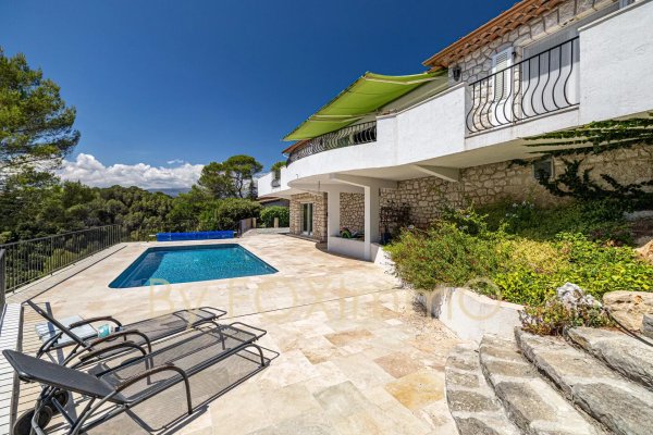 Luxury Renovated Stone Villa for Sale in Biot | Family Estate — photo 2