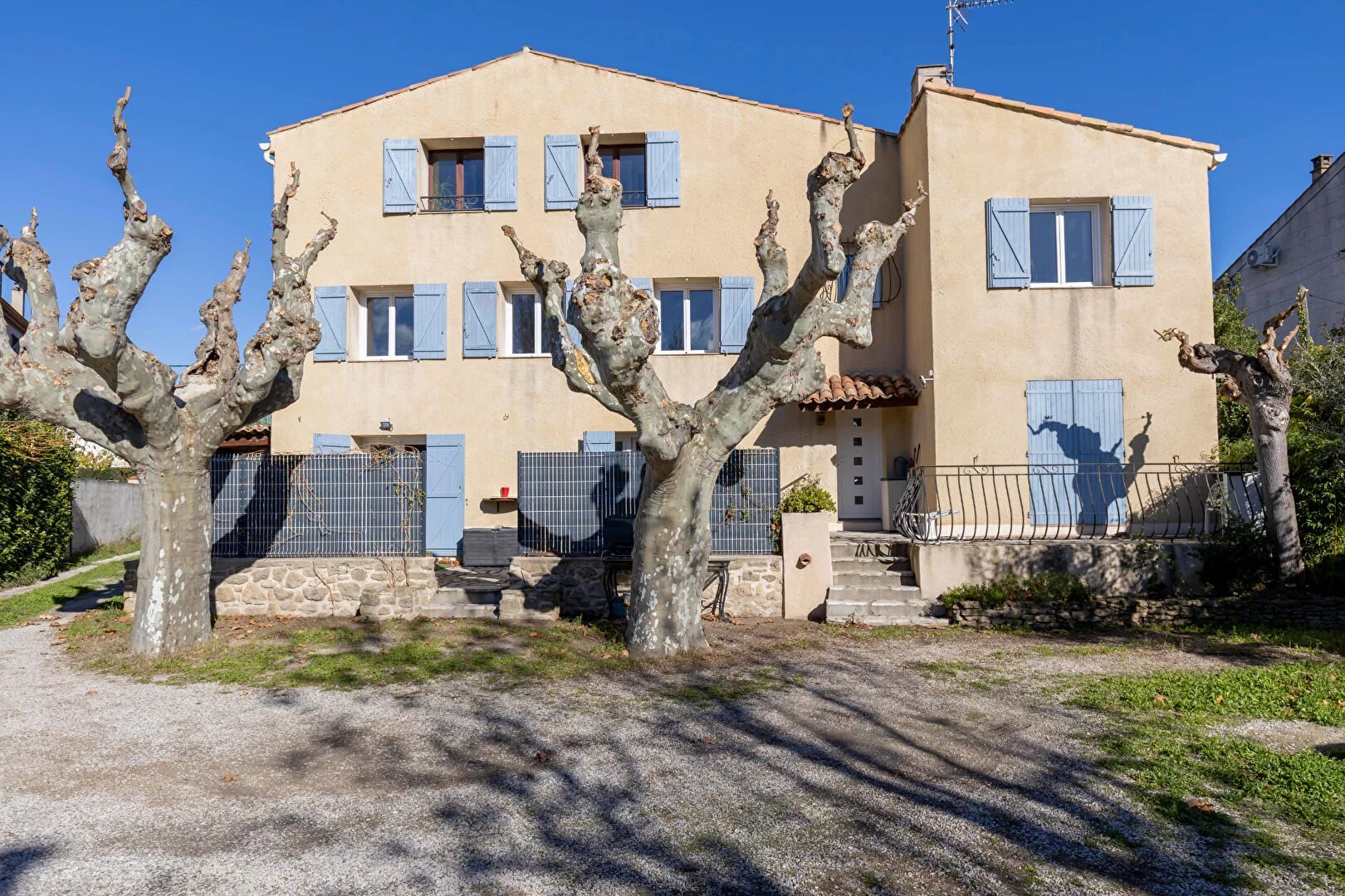 EXCLUSIVITE ISTRES Rez de villa entierement renové