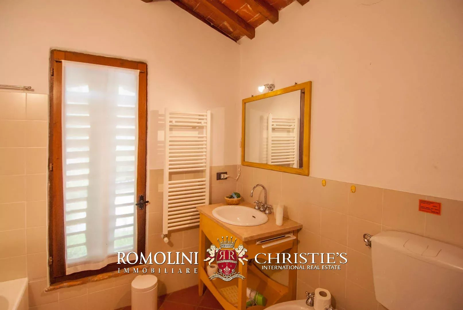 11 Bedroom Villa/Townhouse's Image 33