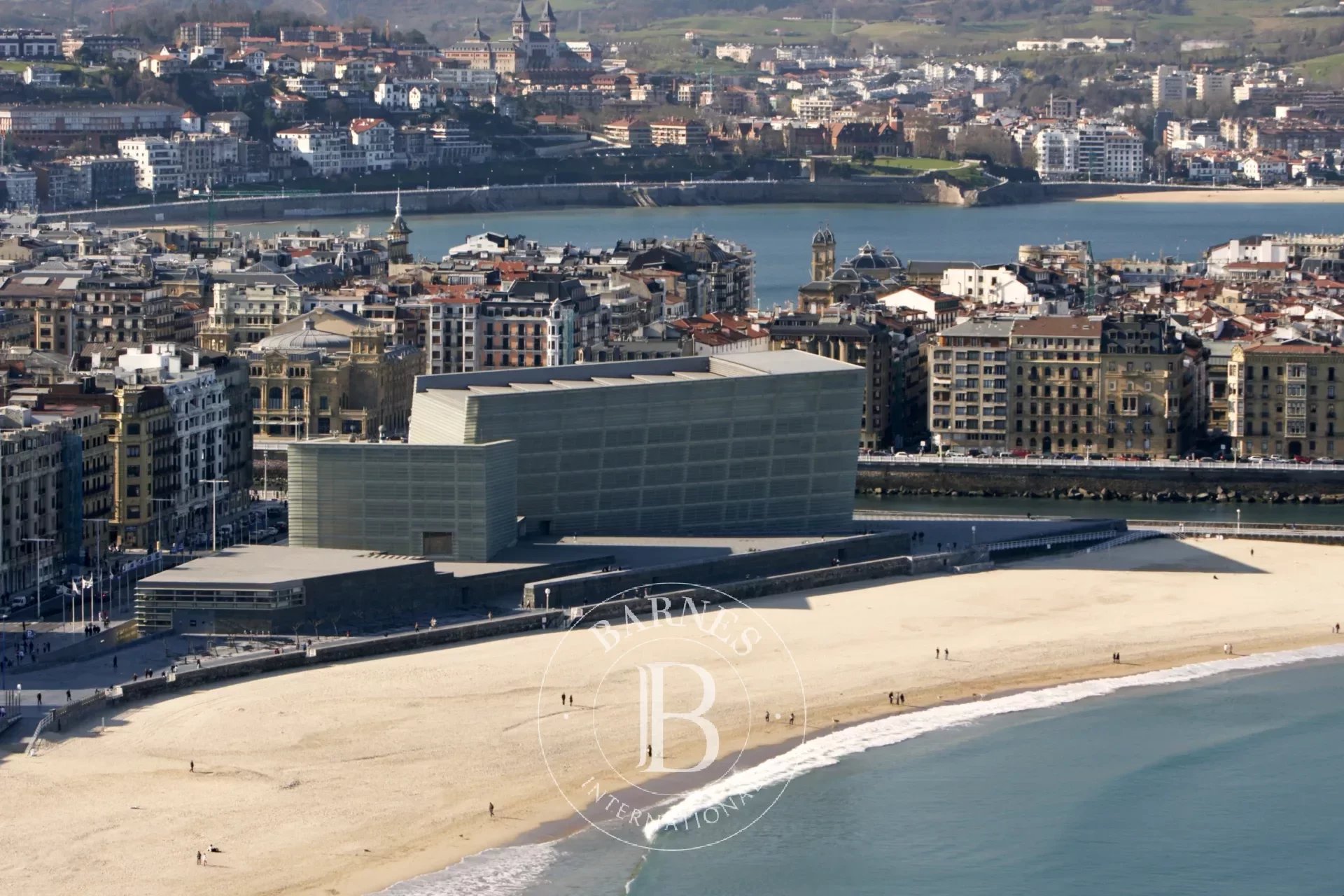 Exclusiva vivienda en primera linea de Zurriola