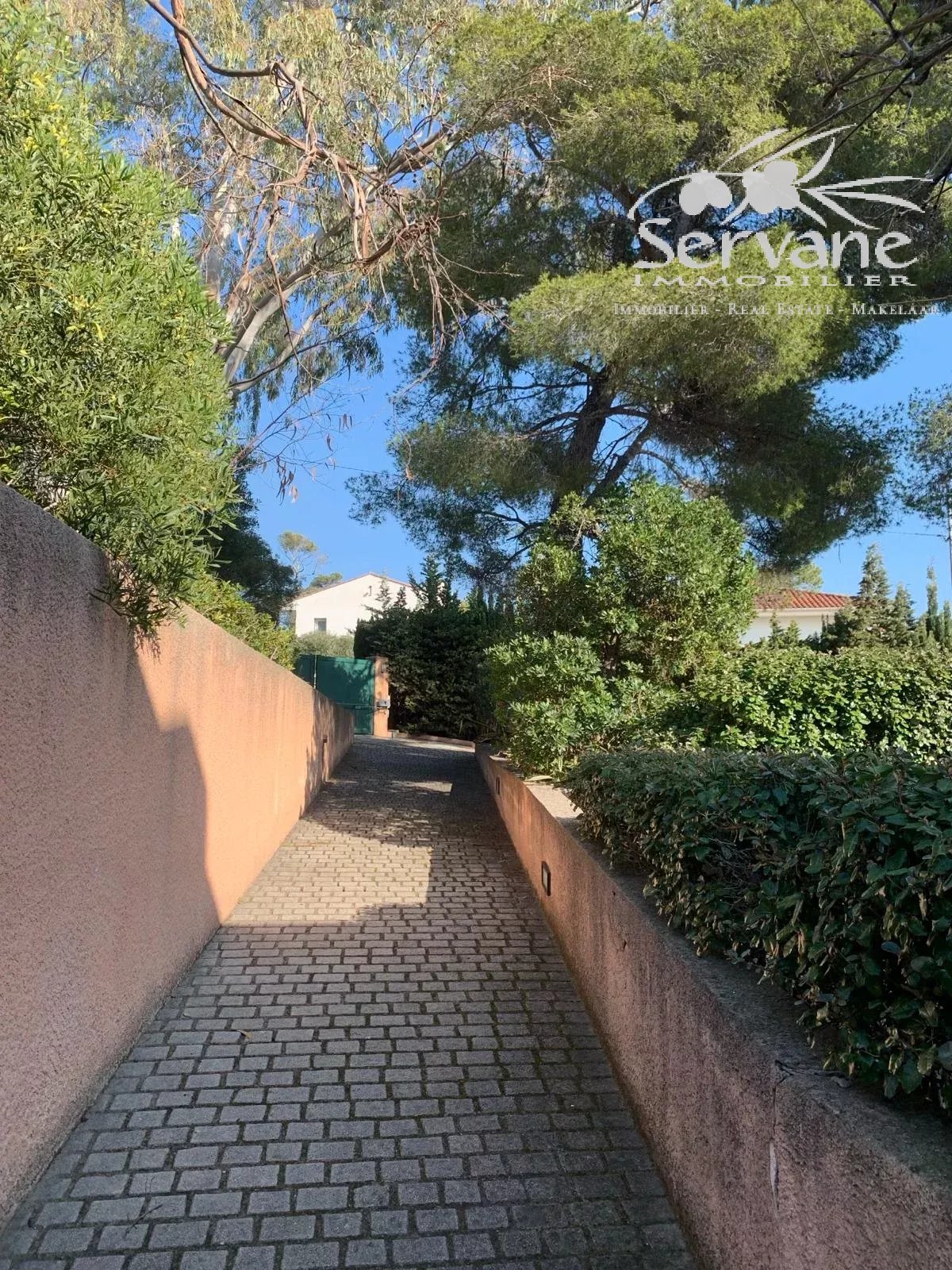 LES ISSAMBRES PROPERTY 10 BEDROOMS EN SUITE