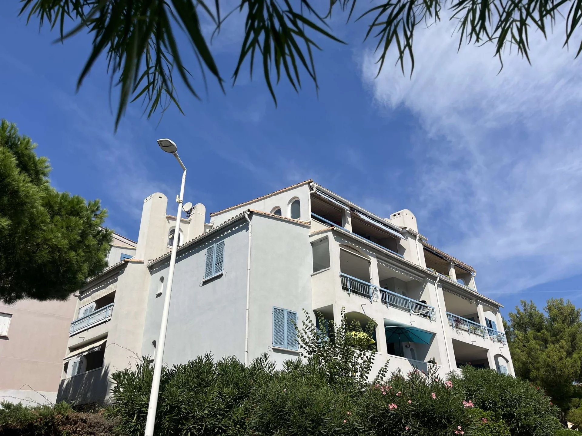 CAVALAIRE 2 BEDROOMS APPARTMENT